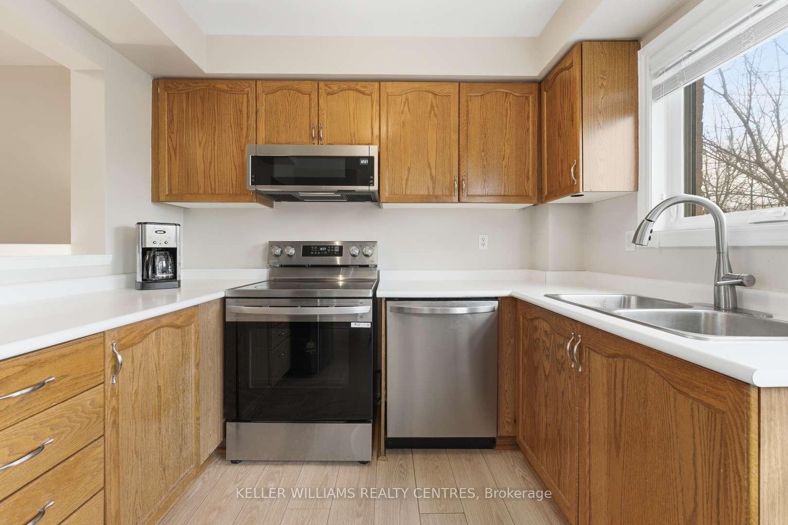 Photo 2 of 22 Ross Linton Drive, Aurora, Aurora Highlands — HOMEH