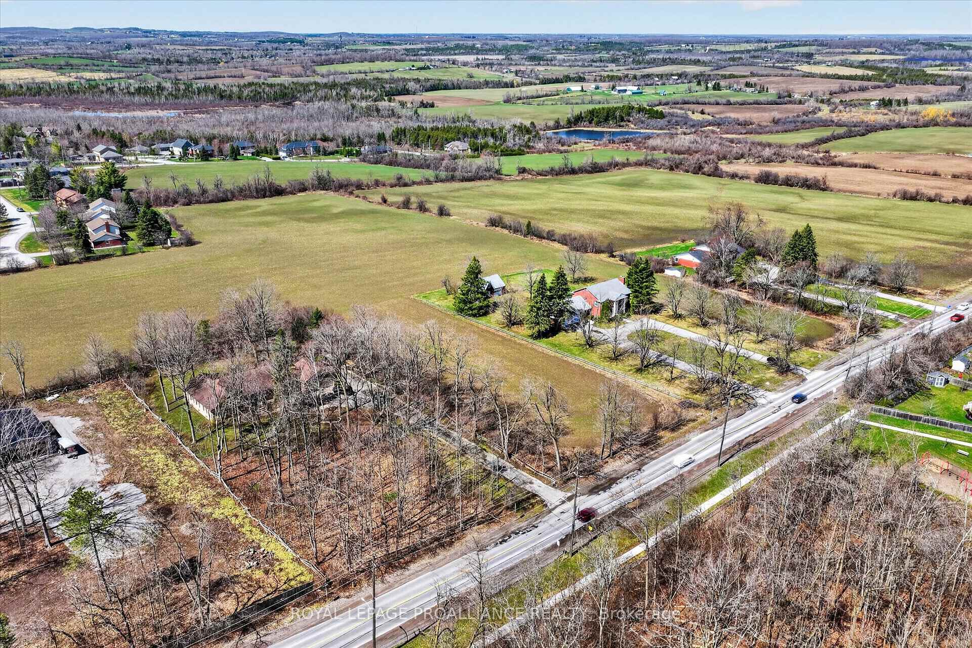 Photo 2 of 1281 Brealey Drive, Peterborough, Monaghan Ward 2 — HOMEH