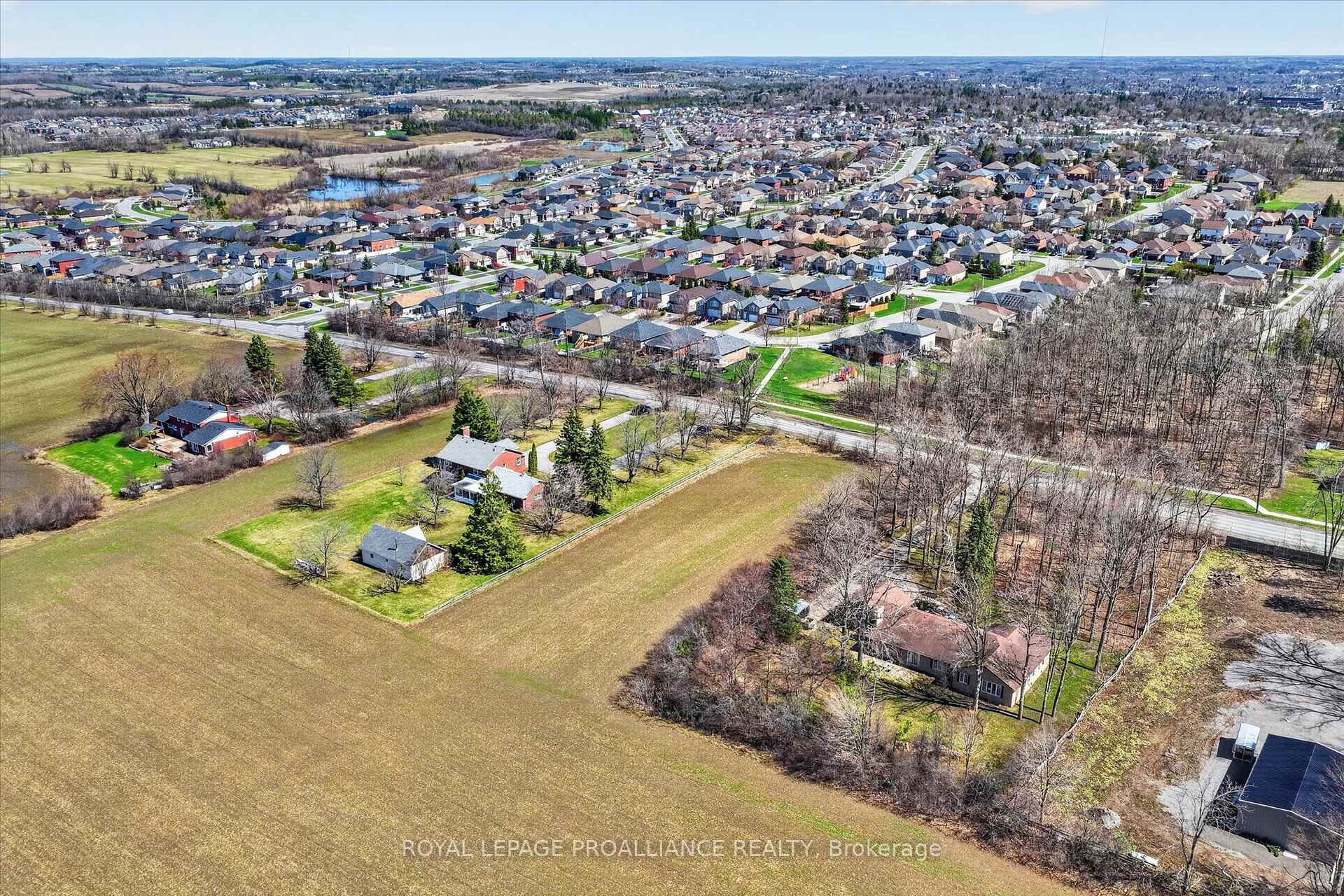 Photo 4 of 1281 Brealey Drive, Peterborough, Monaghan Ward 2 — HOMEH