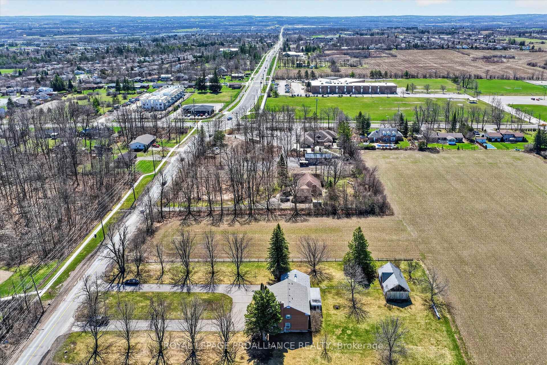 Photo 7 of 1281 Brealey Drive, Peterborough, Monaghan Ward 2 — HOMEH