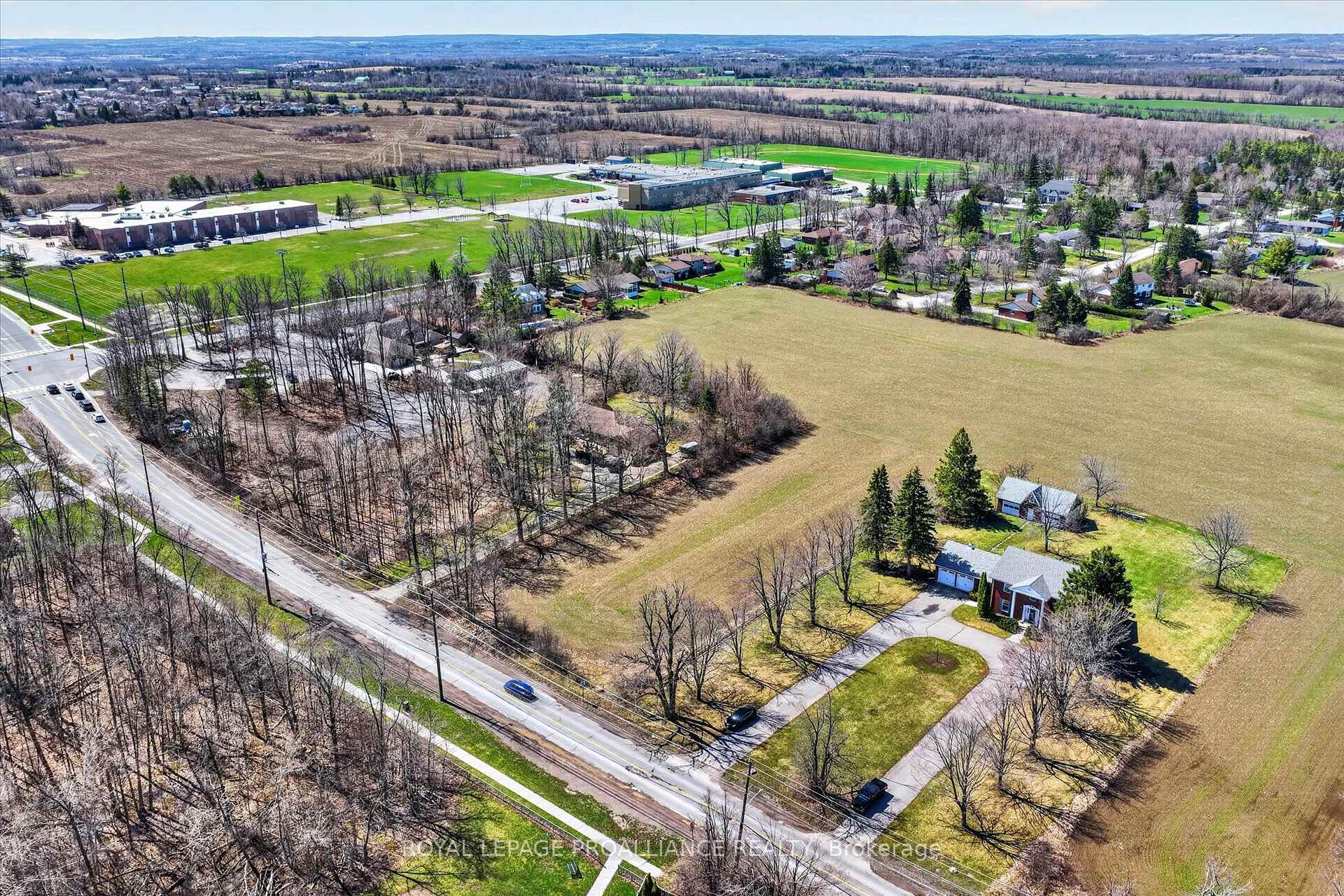 Photo 8 of 1281 Brealey Drive, Peterborough, Monaghan Ward 2 — HOMEH