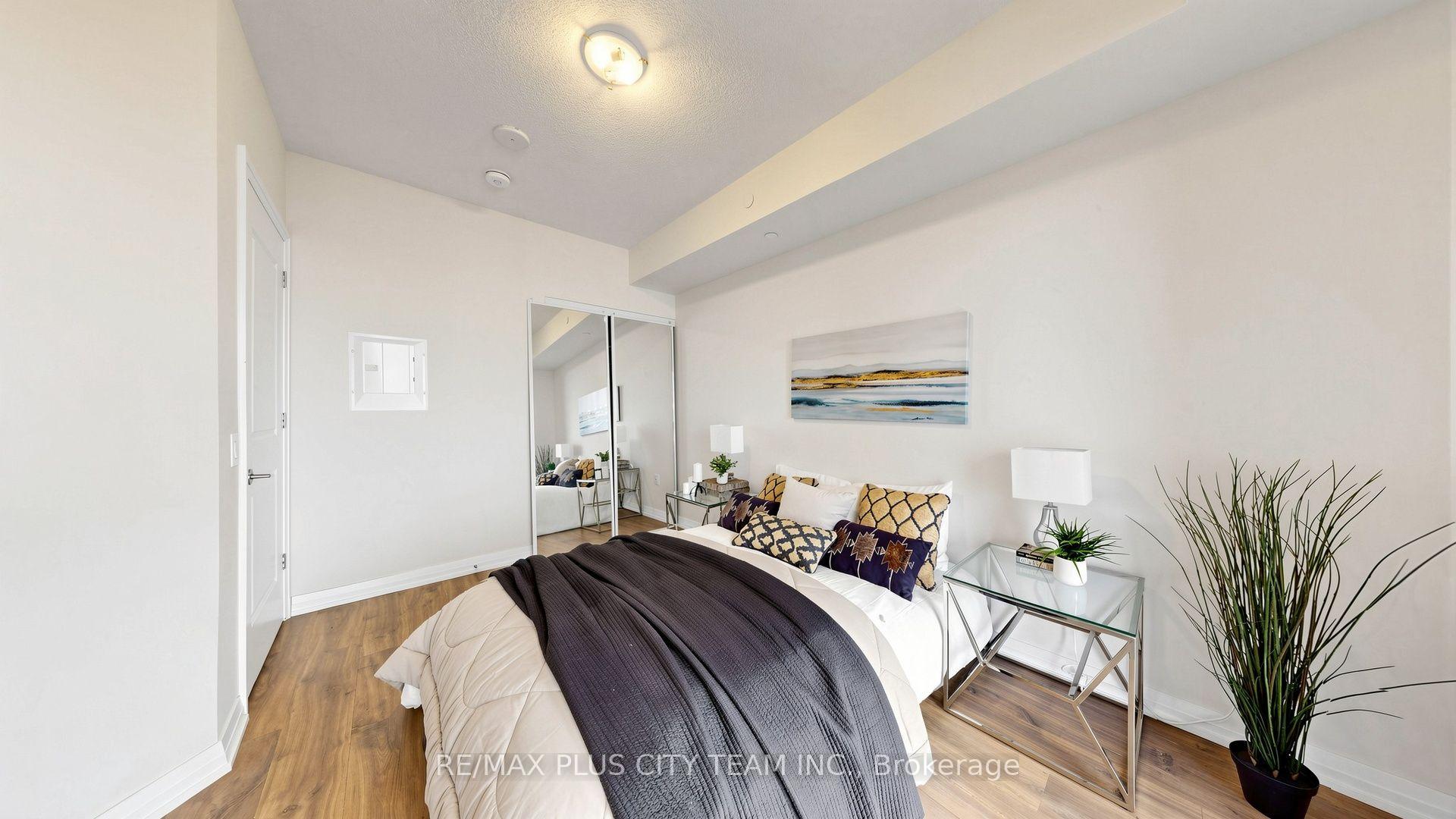 Photo 10 of Unit 423, 50 Thomas Riley Road, Etobicoke, Islington-City Centre West — HOMEH