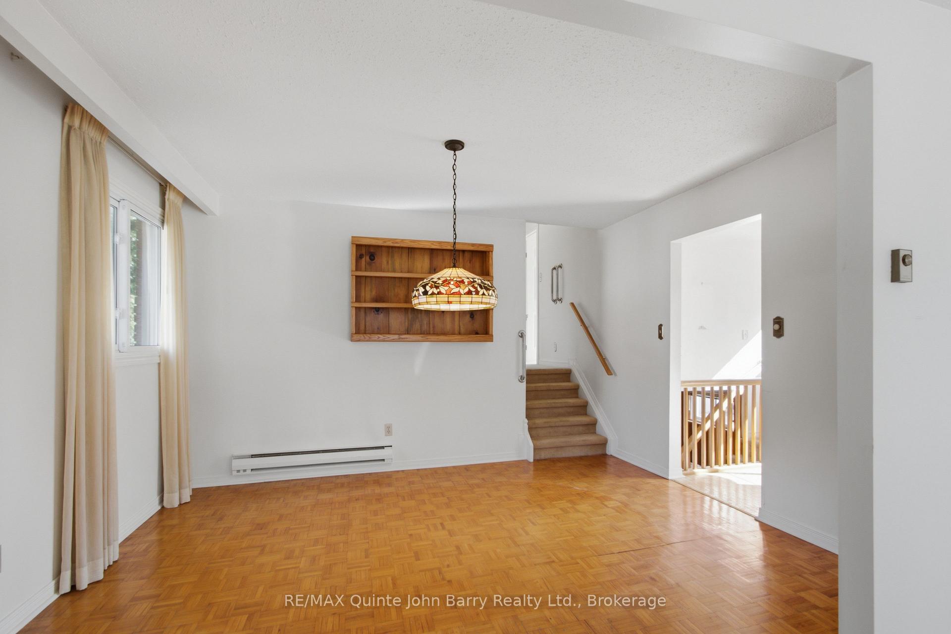 Photo 8 of 16 Austin Street, Quinte West, Trenton Ward — HOMEH
