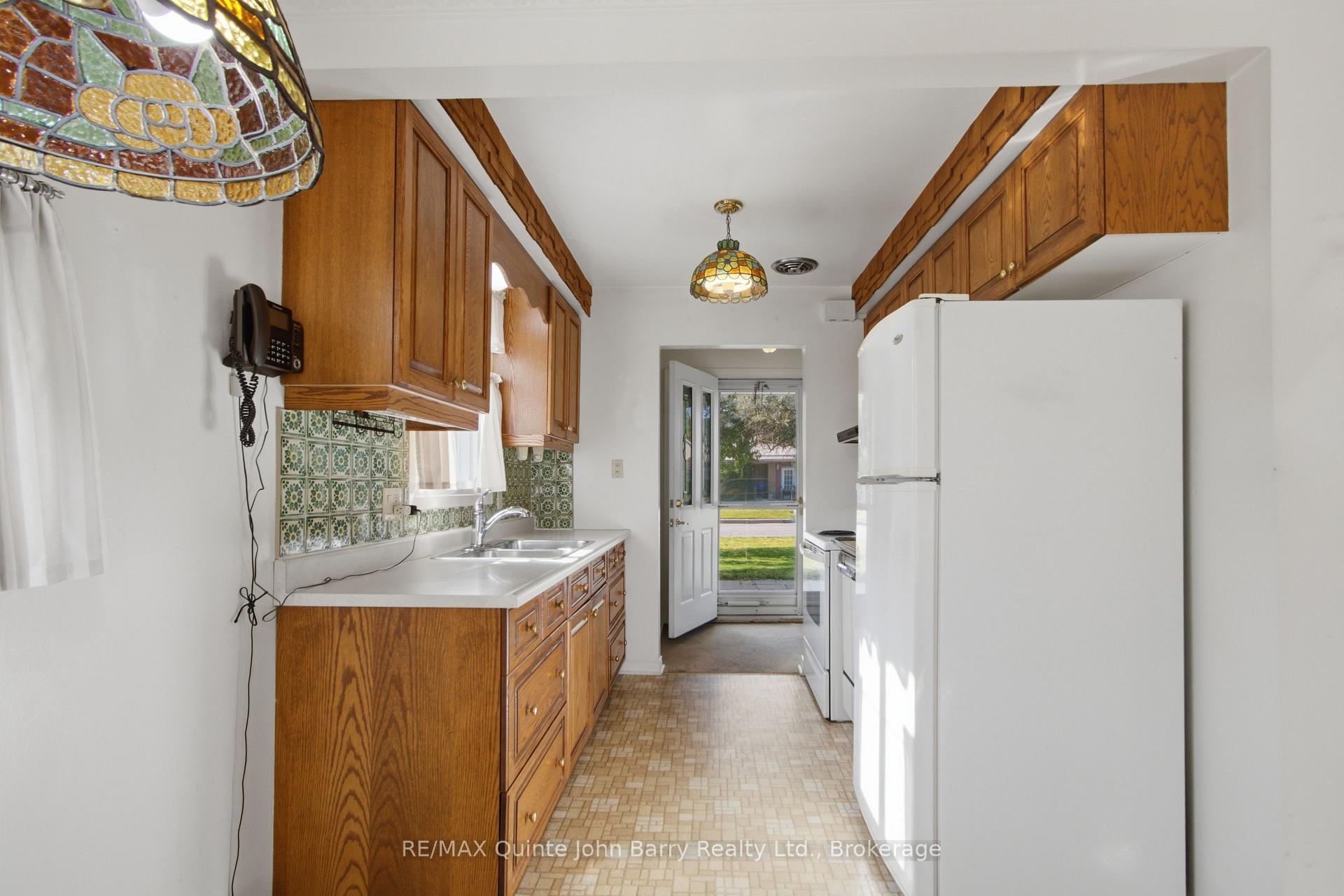 Photo 10 of 16 Austin Street, Quinte West, Trenton Ward — HOMEH