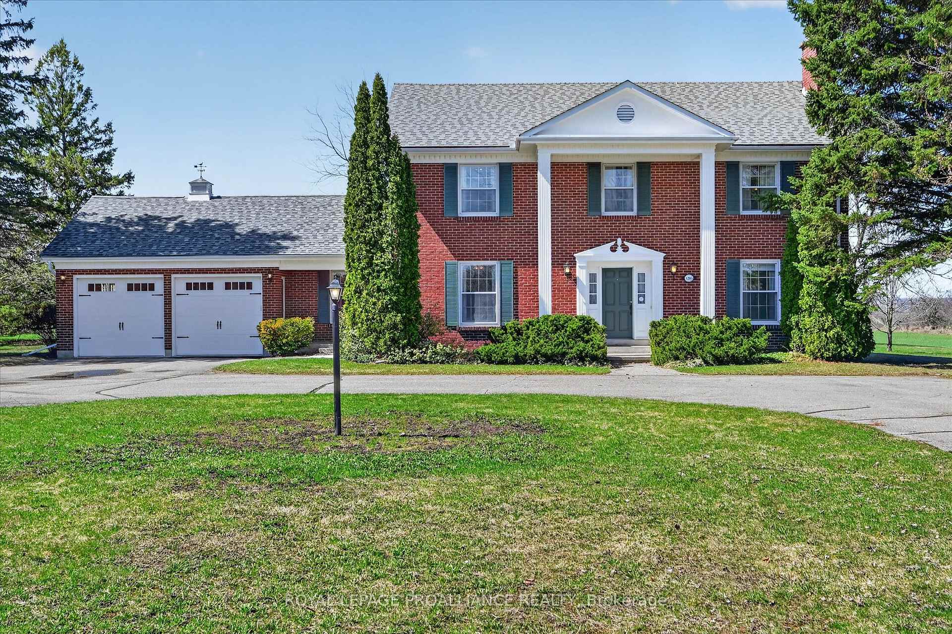 Photo 3 of 1285 Brealey Drive, Peterborough, Monaghan Ward 2 — HOMEH