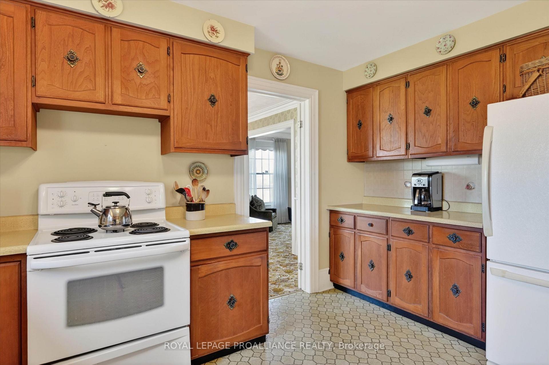 Photo 14 of 1285 Brealey Drive, Peterborough, Monaghan Ward 2 — HOMEH