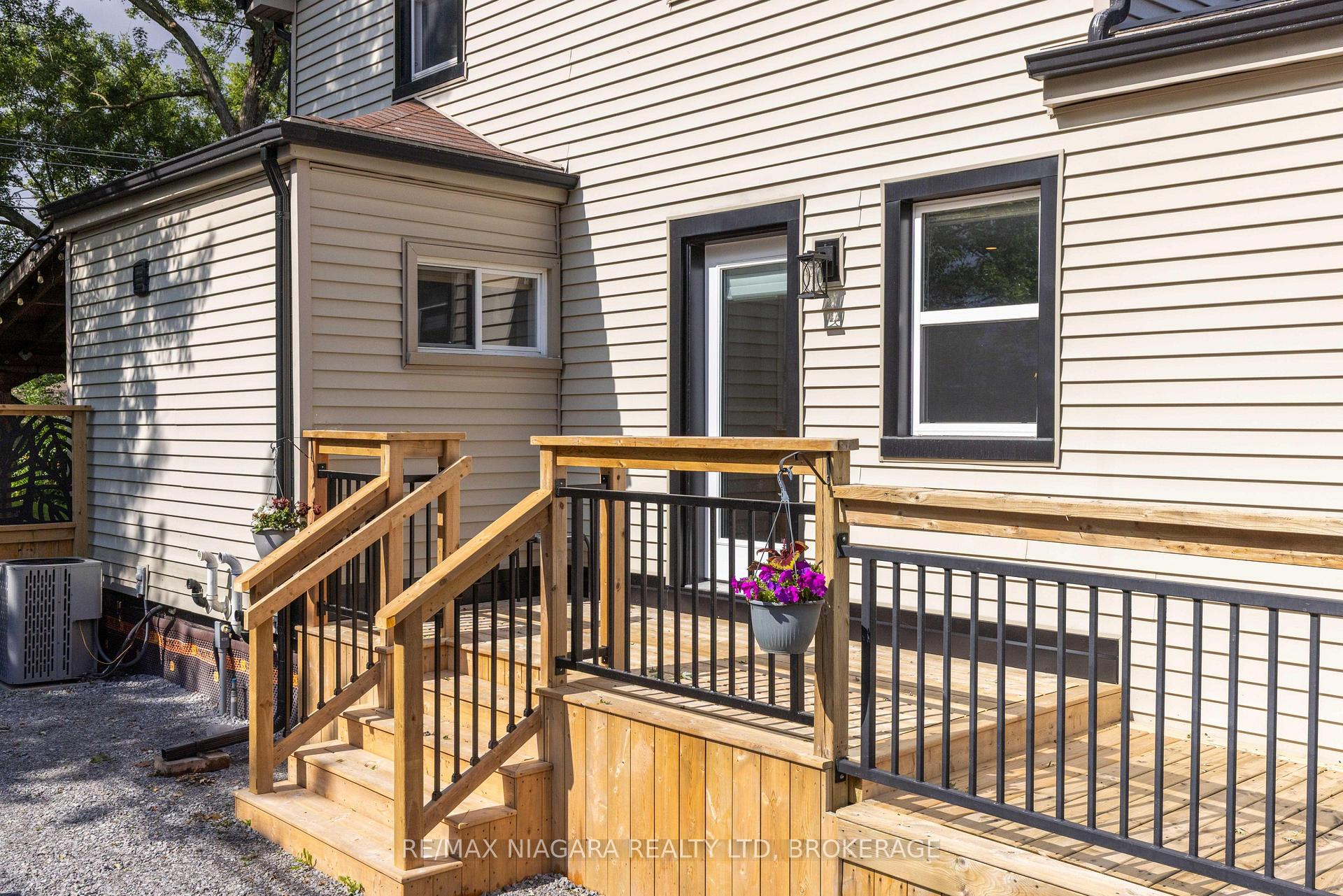 Photo 2 of 93 First Street, Welland, Lincoln/Crowland — HOMEH