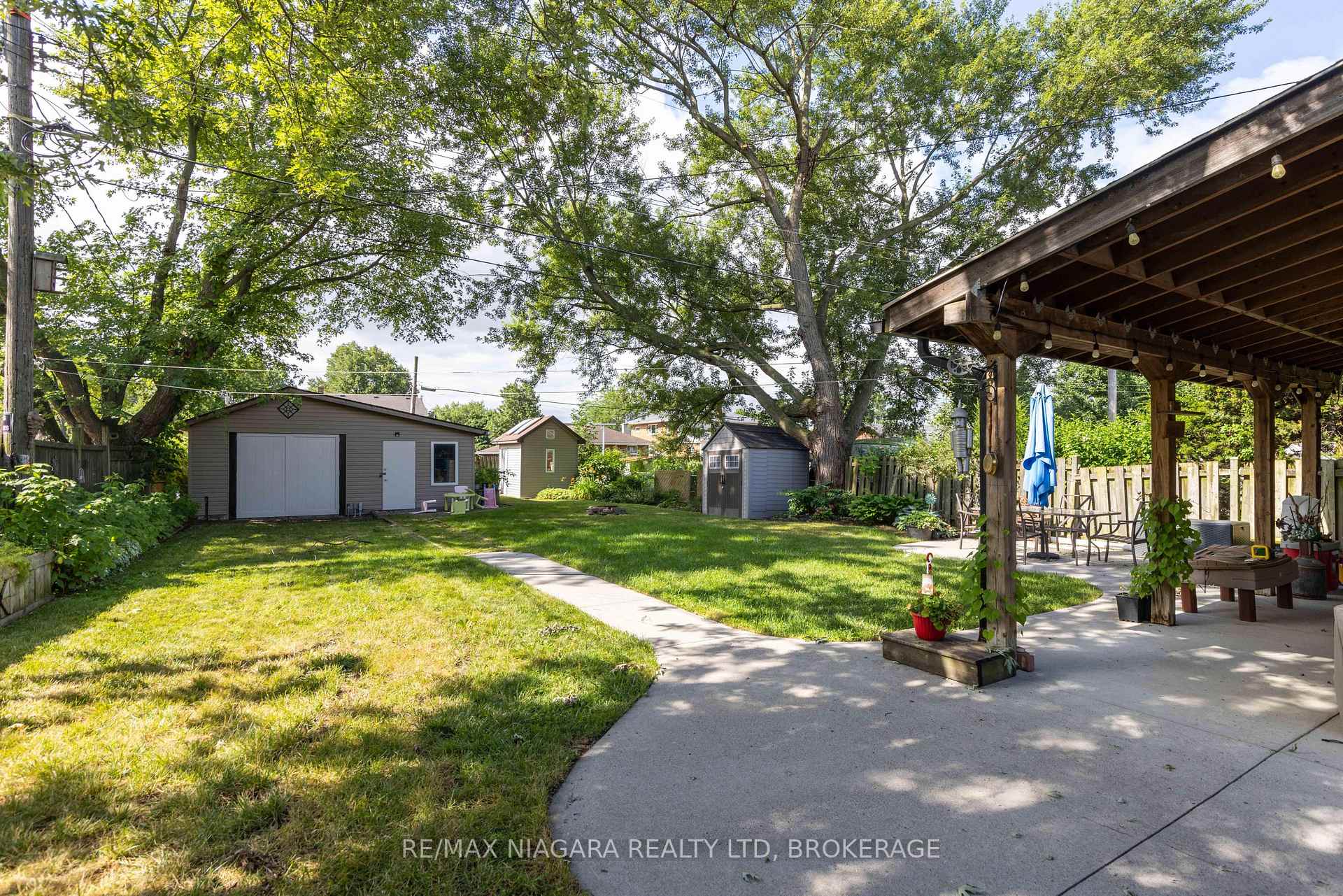 Photo 3 of 93 First Street, Welland, Lincoln/Crowland — HOMEH