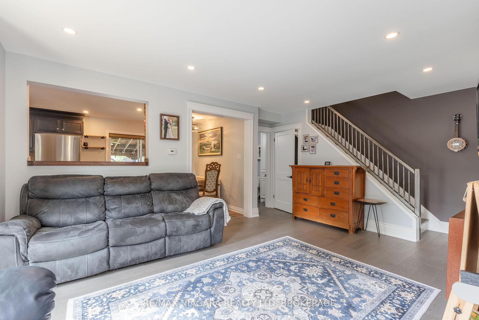 Photo 7 of 93 First Street, Welland, Lincoln/Crowland — HOMEH
