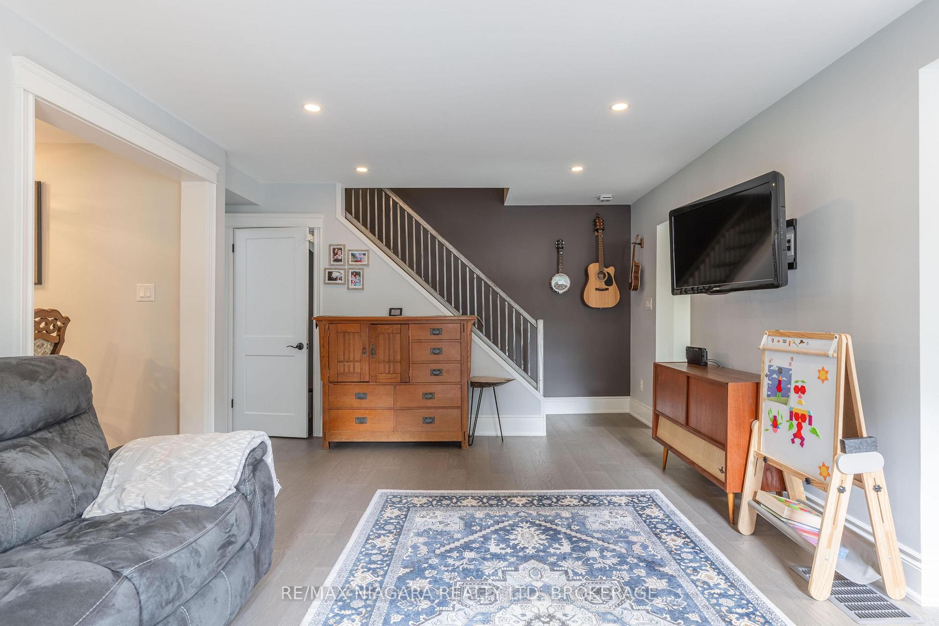 Photo 13 of 93 First Street, Welland, Lincoln/Crowland — HOMEH