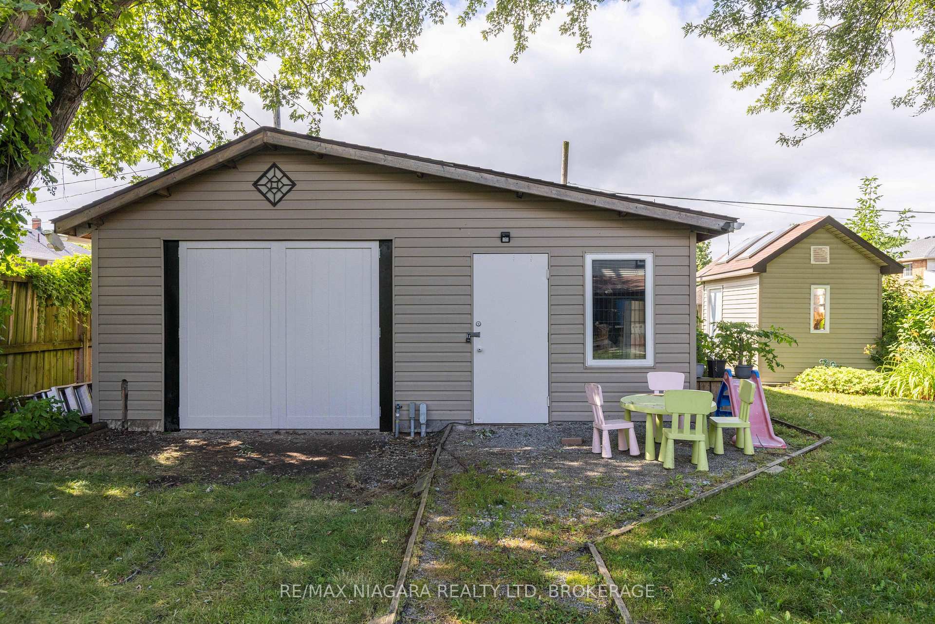 Photo 24 of 93 First Street, Welland, Lincoln/Crowland — HOMEH