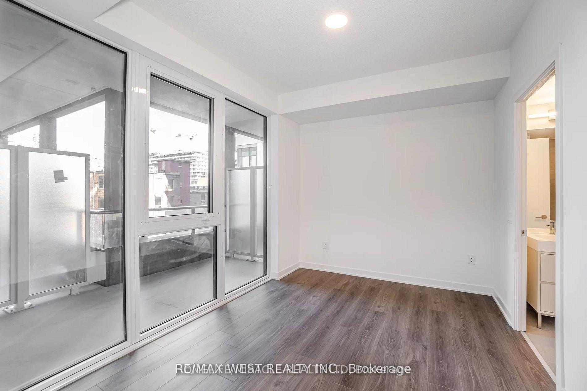 Photo 16 of Unit 401, 9 Tecumseth Street, Toronto, Niagara — HOMEH