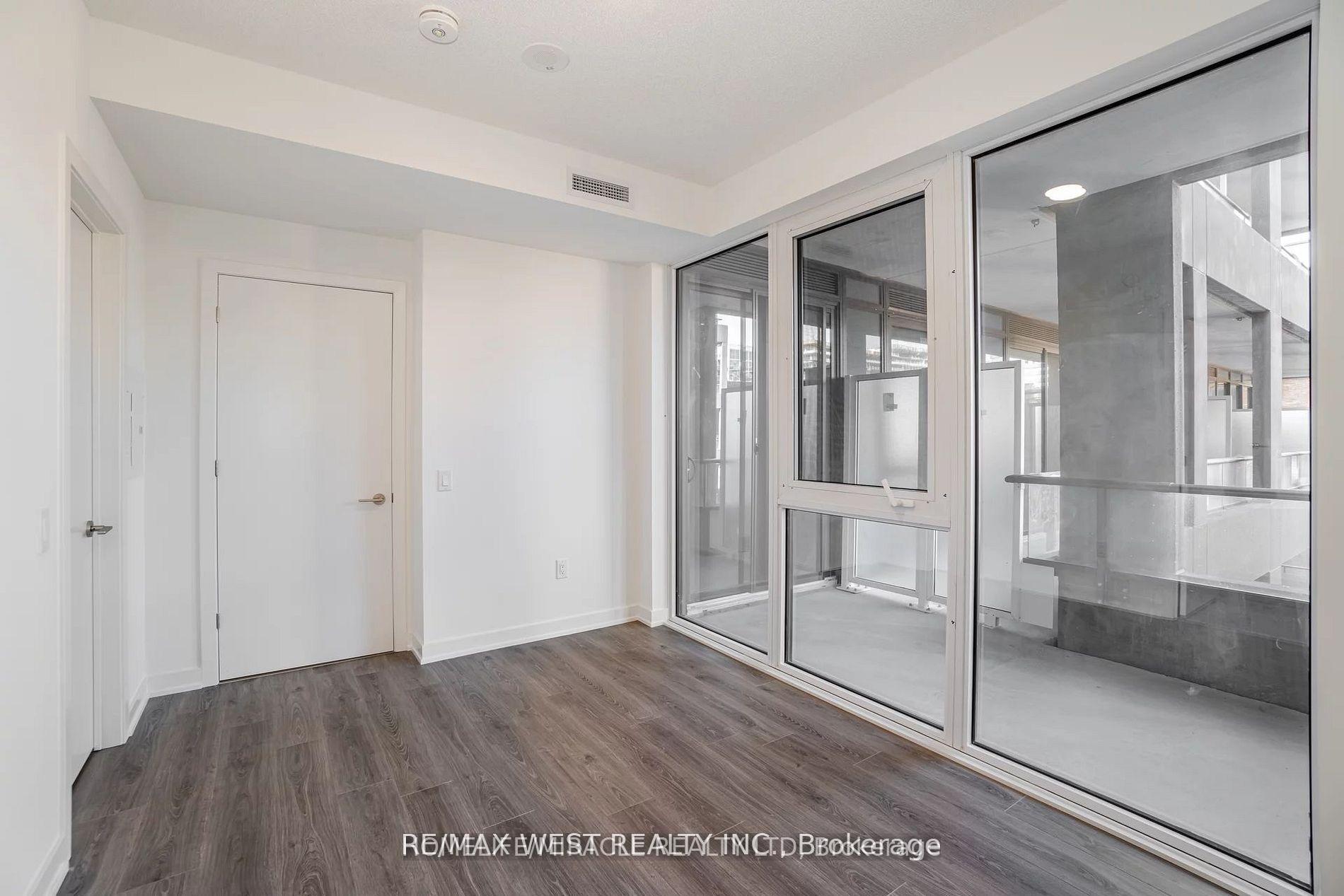 Photo 17 of Unit 401, 9 Tecumseth Street, Toronto, Niagara — HOMEH