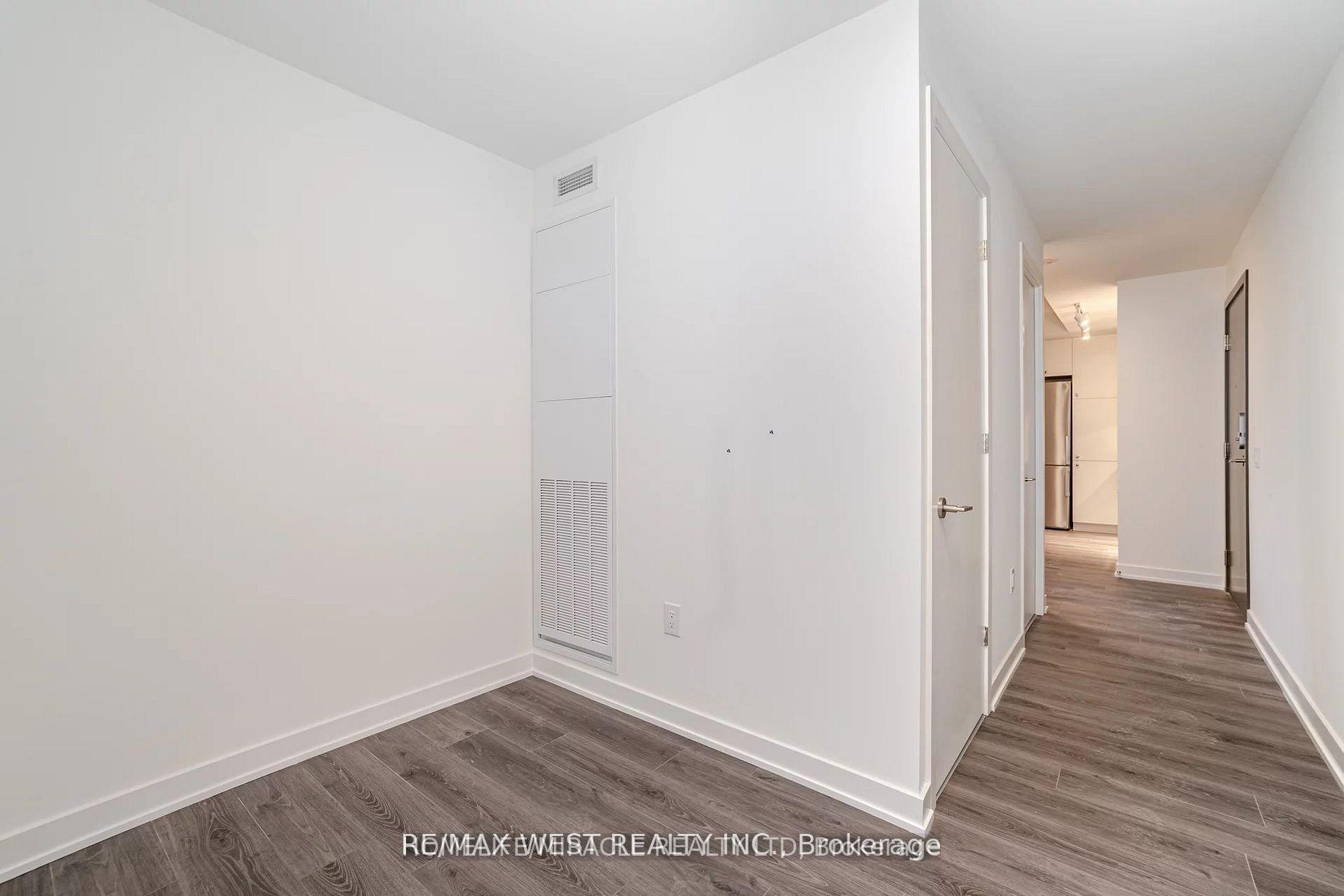 Photo 19 of Unit 401, 9 Tecumseth Street, Toronto, Niagara — HOMEH
