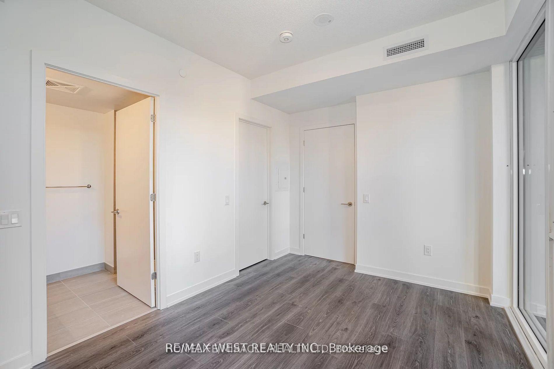 Photo 21 of Unit 401, 9 Tecumseth Street, Toronto, Niagara — HOMEH