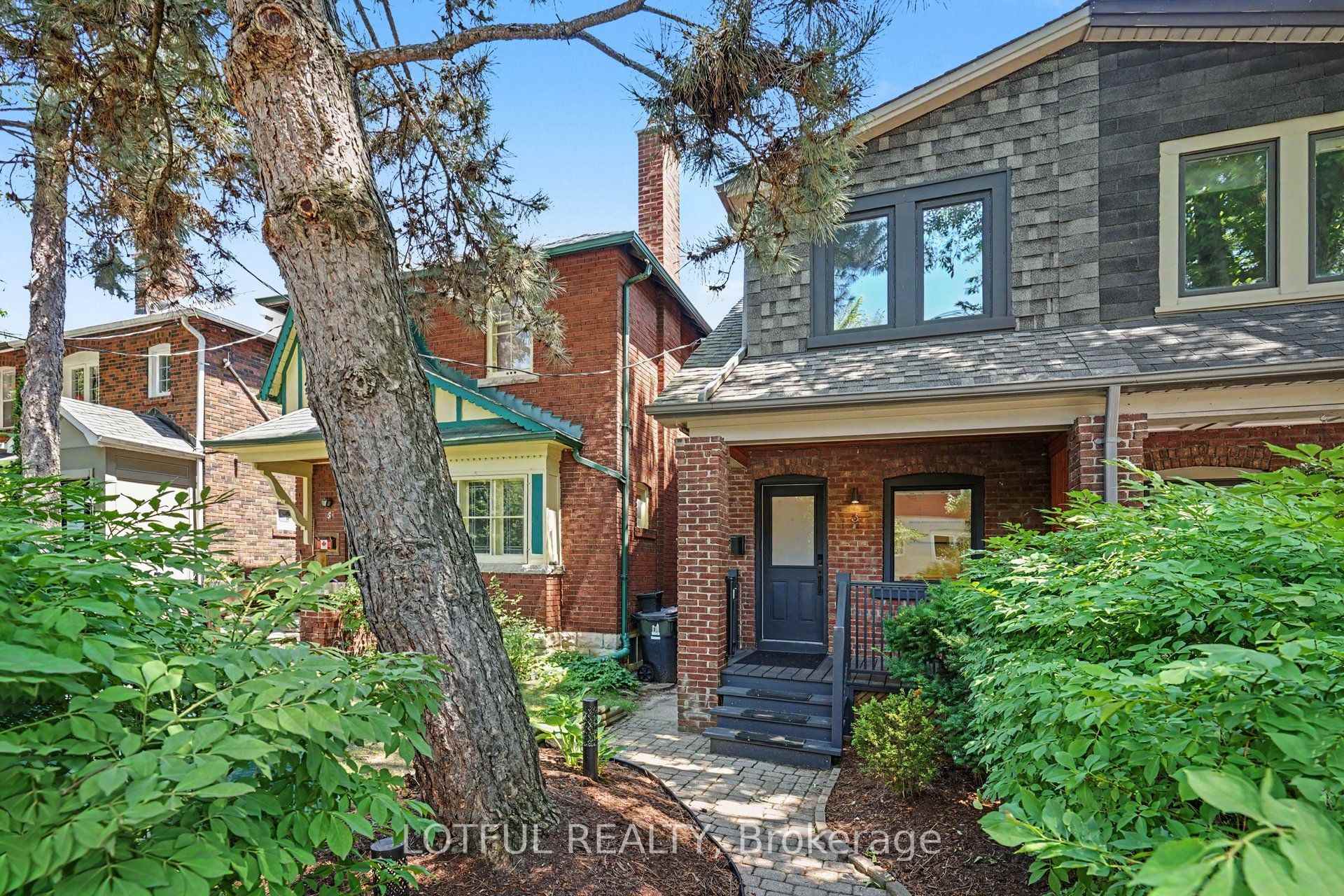 Photo 2 of 3 Martin Road, Toronto, Mount Pleasant East — HOMEH