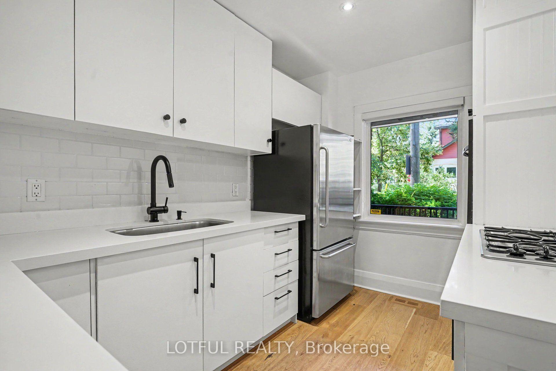 Photo 7 of 3 Martin Road, Toronto, Mount Pleasant East — HOMEH