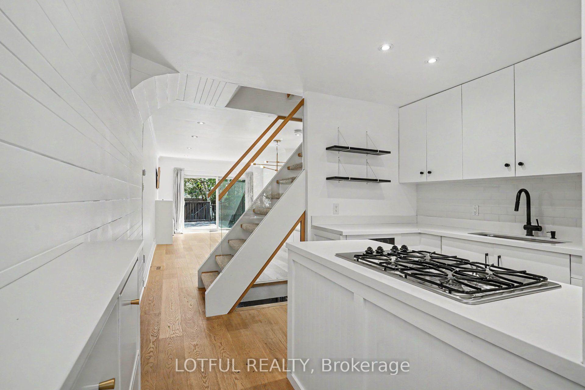 Photo 9 of 3 Martin Road, Toronto, Mount Pleasant East — HOMEH