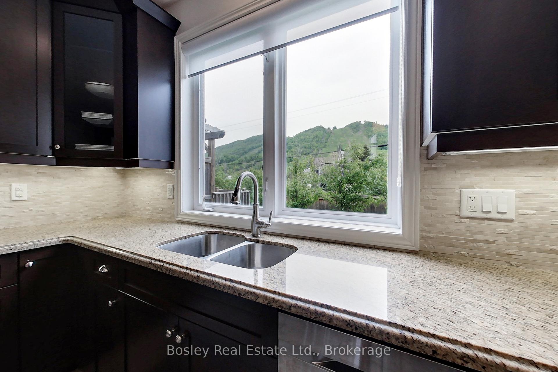 Photo 13 of 104 Delphi Lane, Blue Mountains — HOMEH