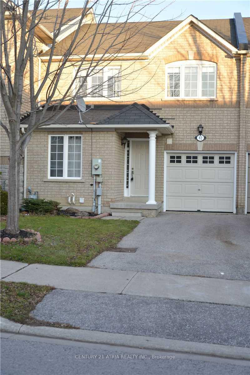 Photo 2 of 82 Red River Crescent, Newmarket, Woodland Hill — HOMEH