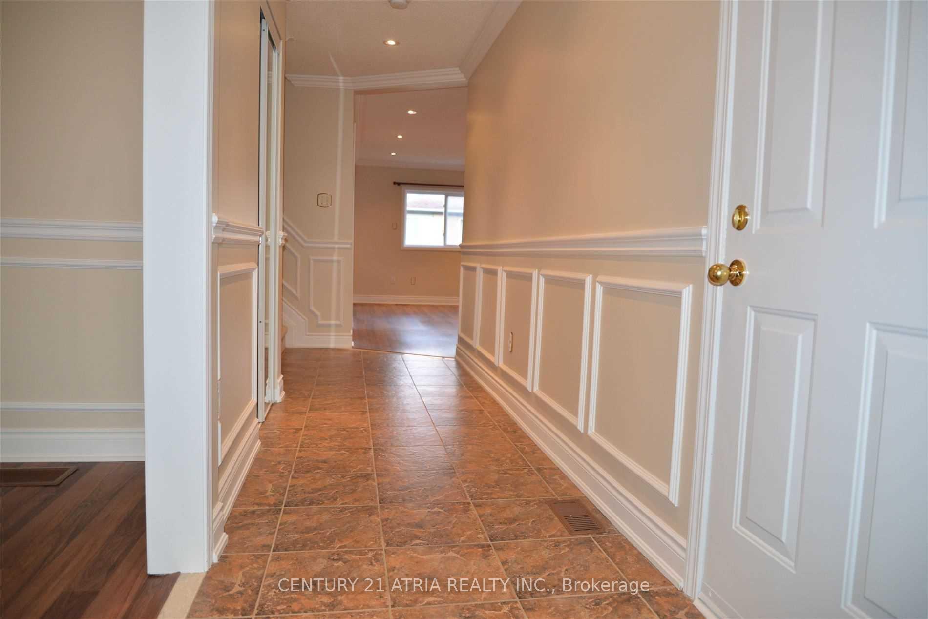 Photo 3 of 82 Red River Crescent, Newmarket, Woodland Hill — HOMEH
