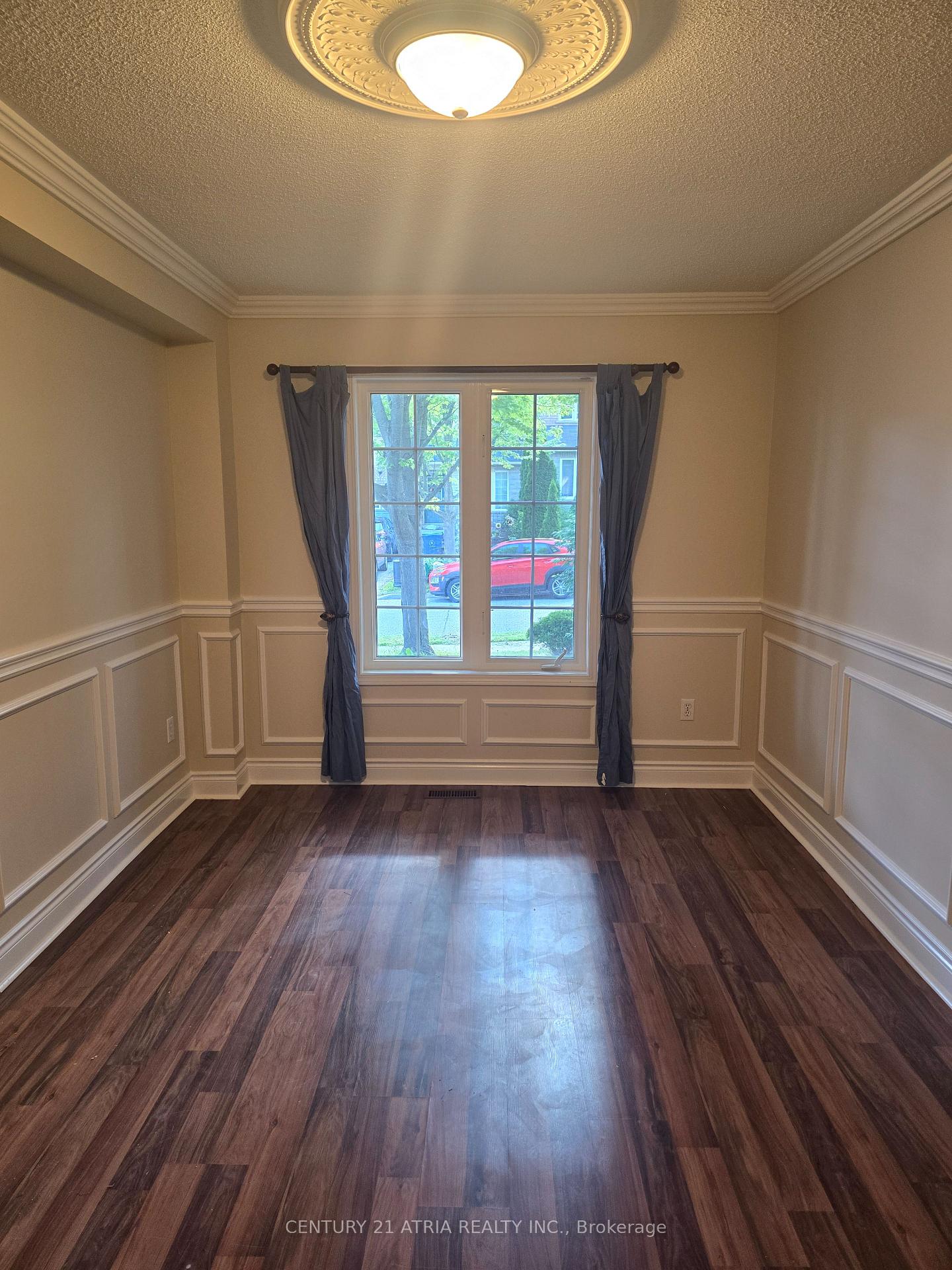 Photo 4 of 82 Red River Crescent, Newmarket, Woodland Hill — HOMEH
