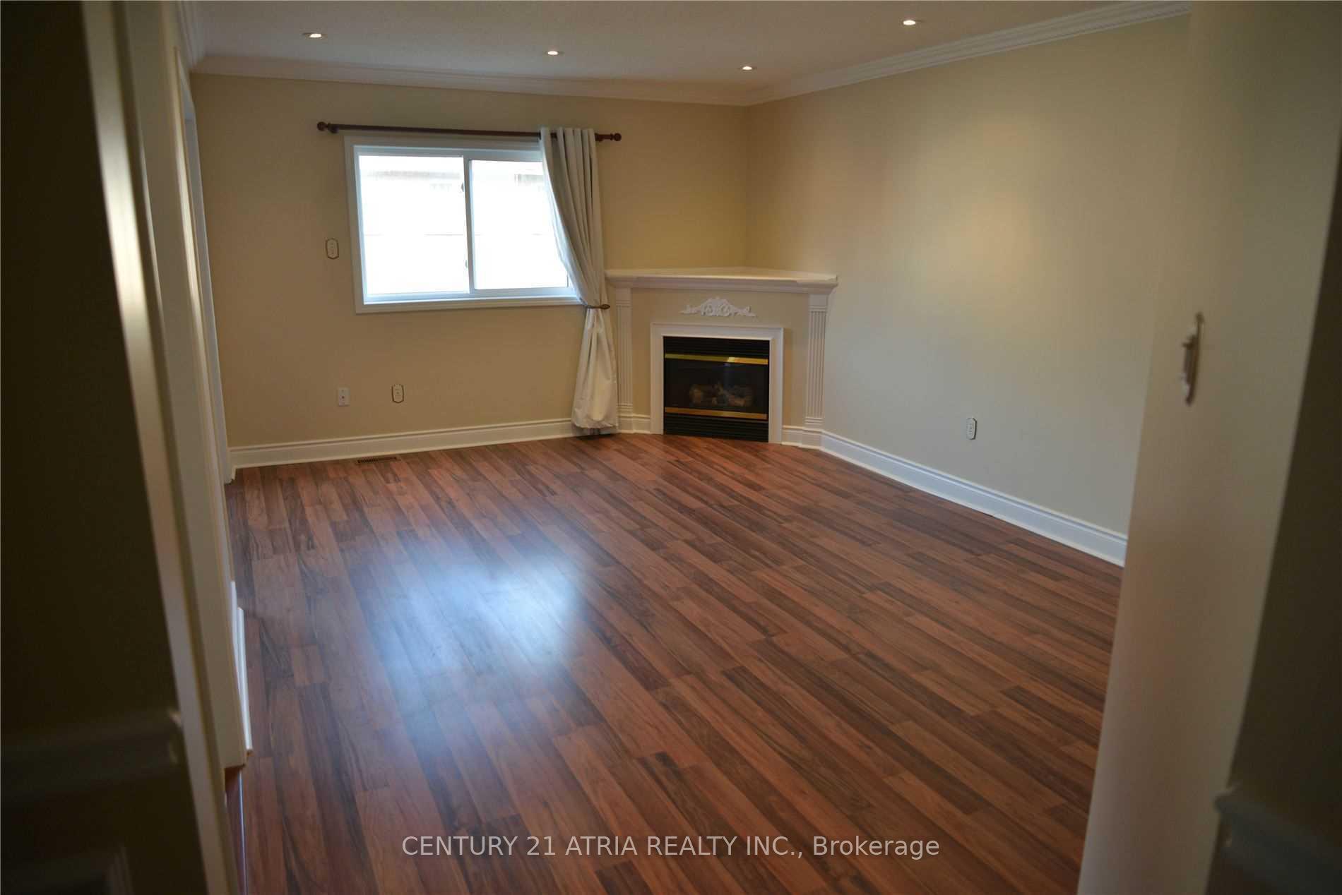 Photo 5 of 82 Red River Crescent, Newmarket, Woodland Hill — HOMEH
