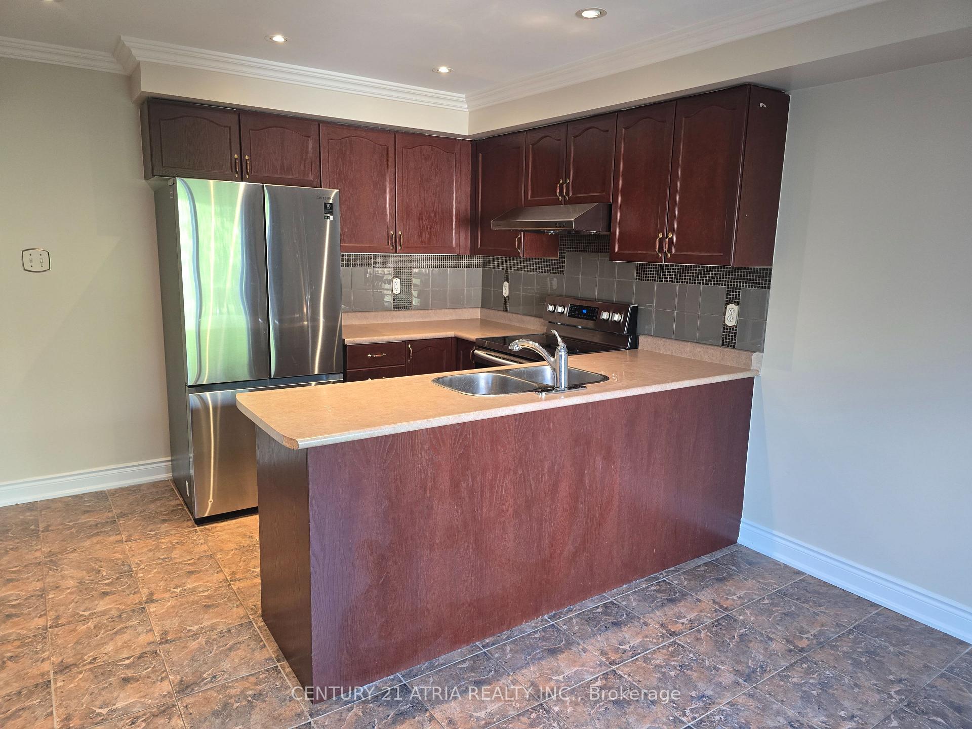Photo 7 of 82 Red River Crescent, Newmarket, Woodland Hill — HOMEH