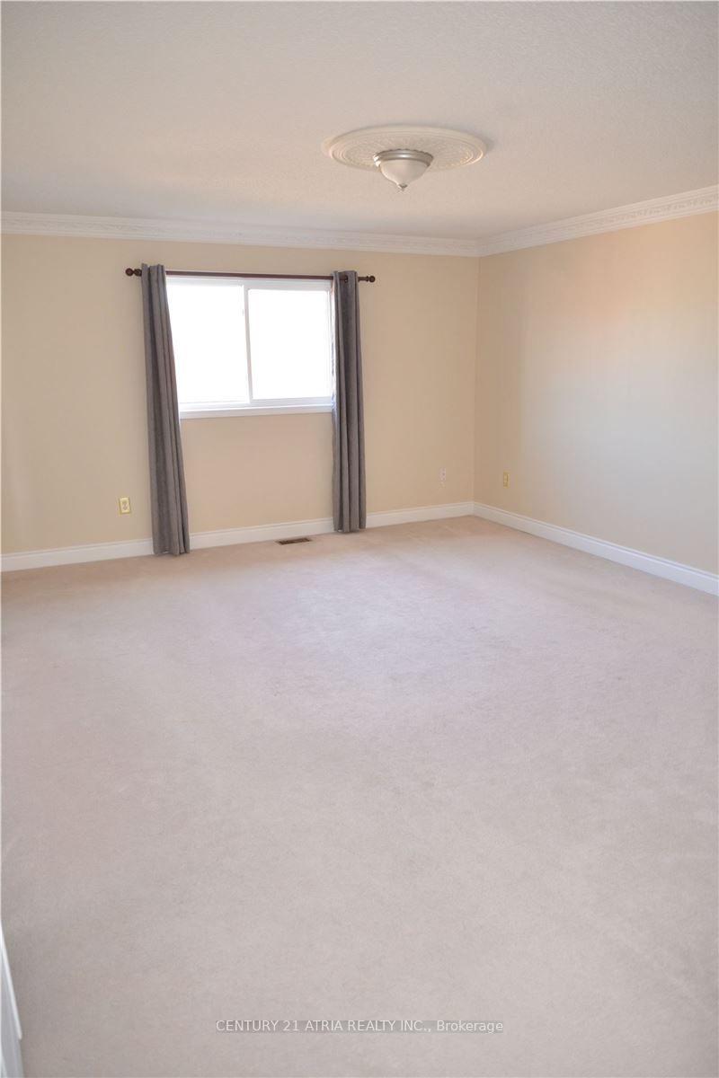Photo 12 of 82 Red River Crescent, Newmarket, Woodland Hill — HOMEH
