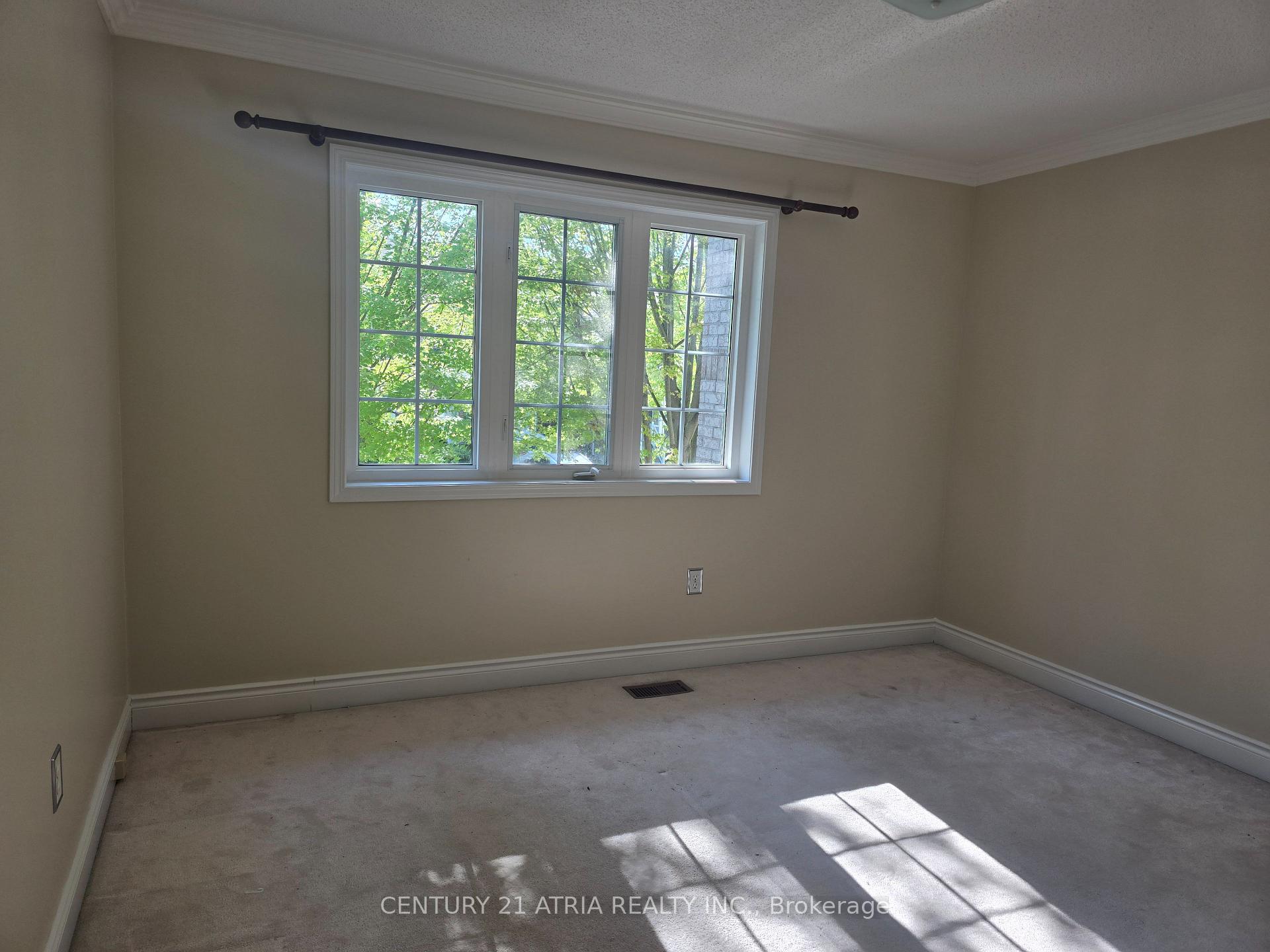 Photo 18 of 82 Red River Crescent, Newmarket, Woodland Hill — HOMEH