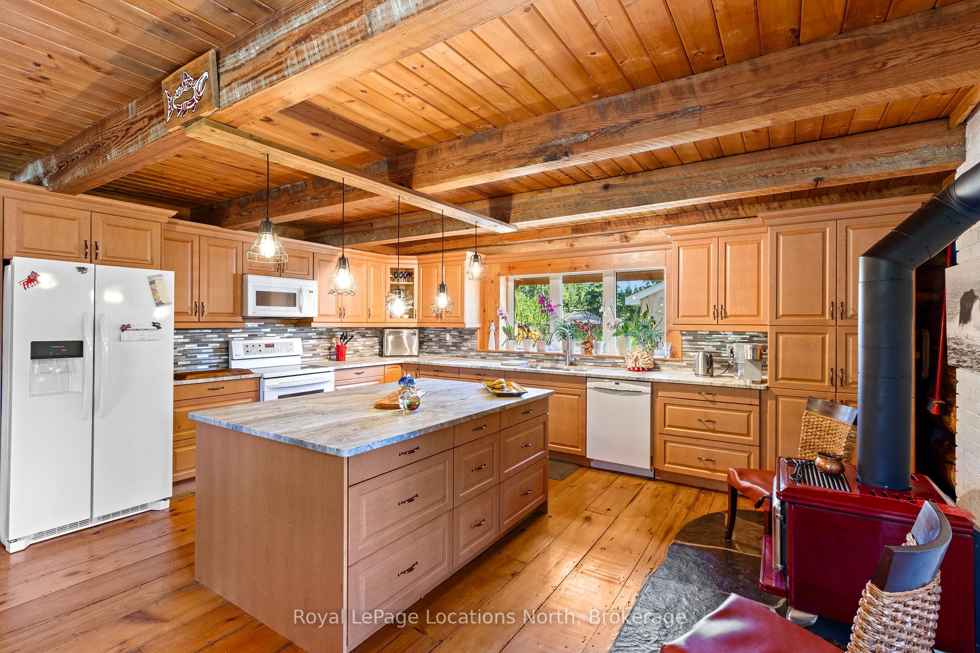Photo 16 of 24 Oliver Crescent, Collingwood — HOMEH