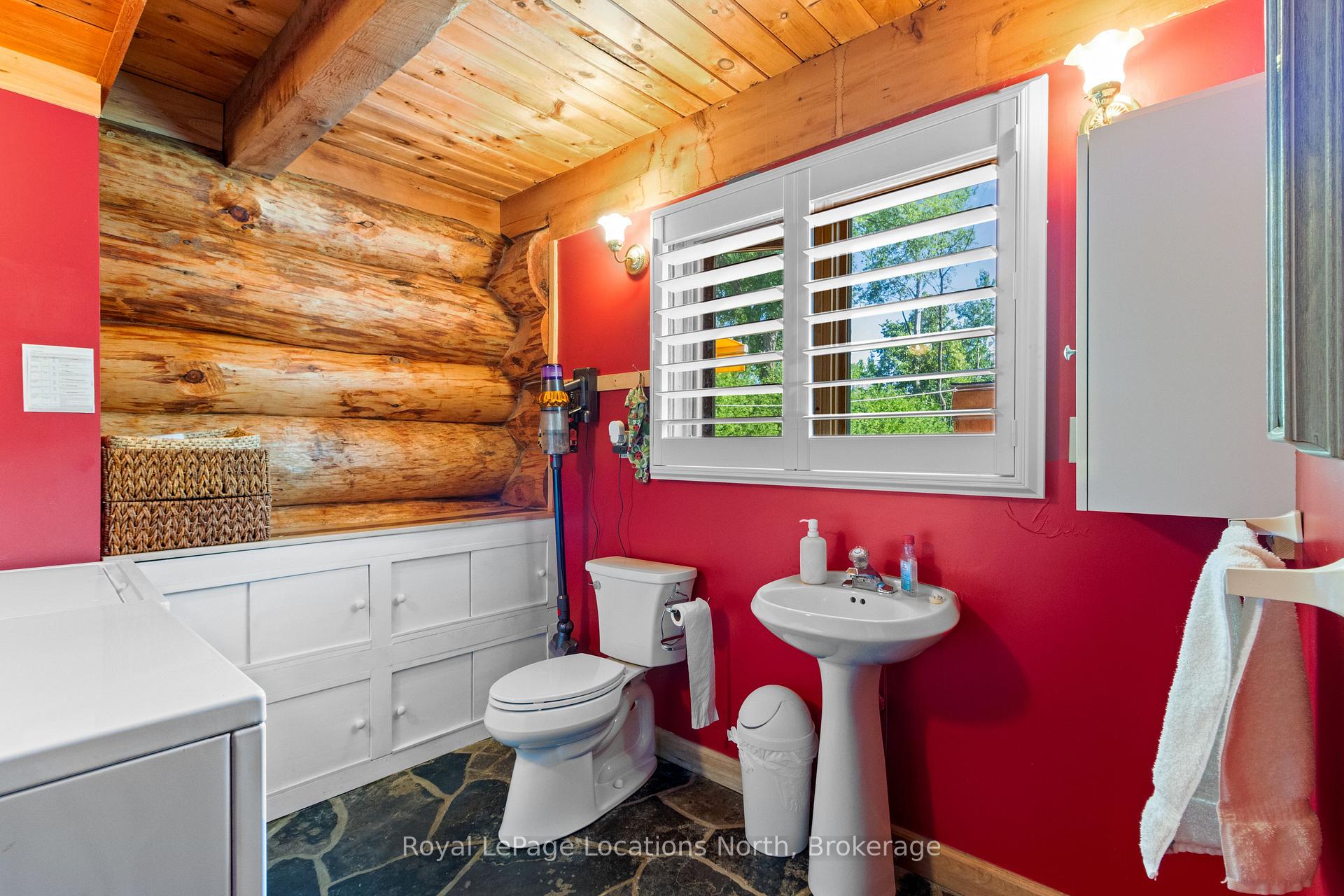 Photo 20 of 24 Oliver Crescent, Collingwood — HOMEH