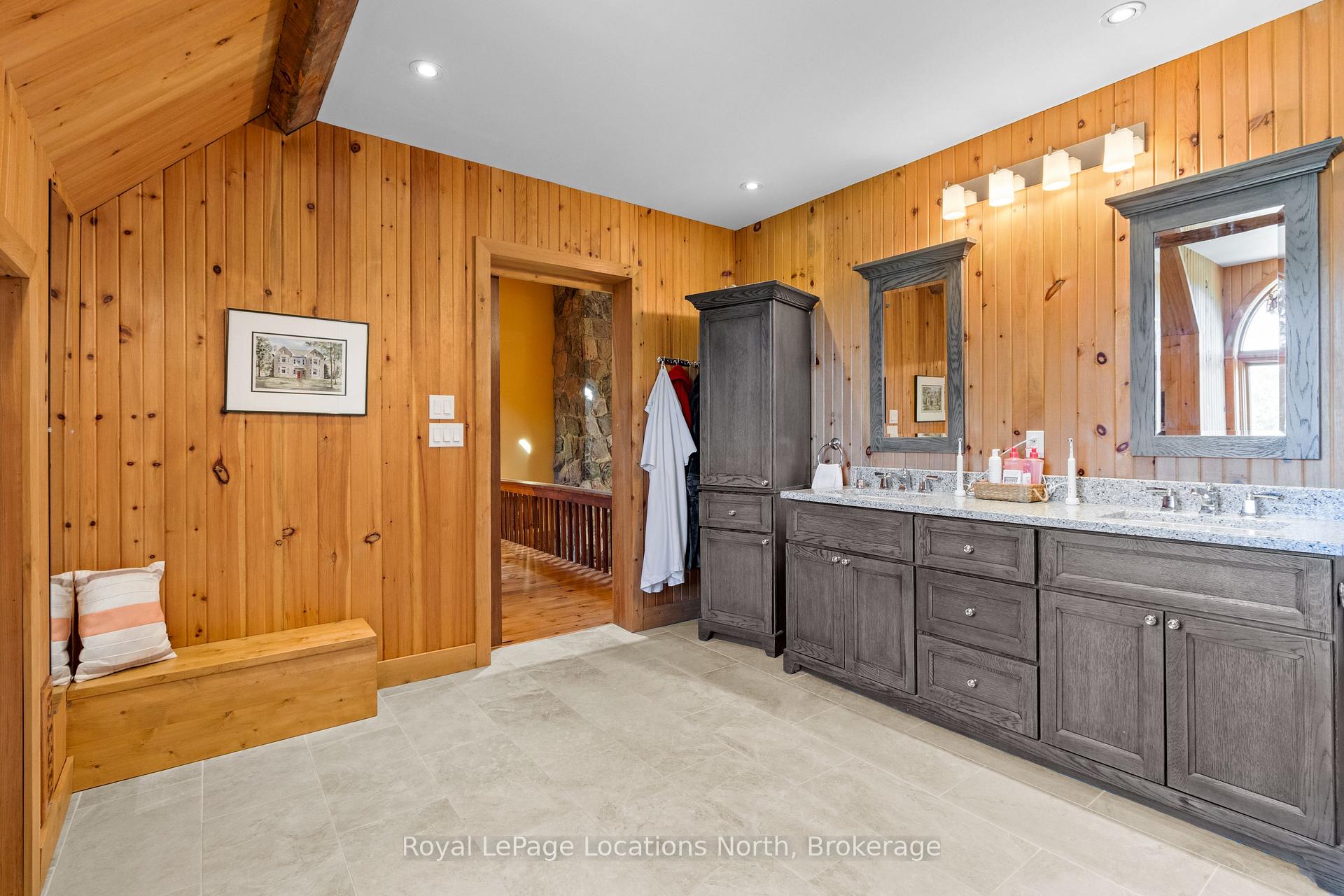 Photo 24 of 24 Oliver Crescent, Collingwood — HOMEH