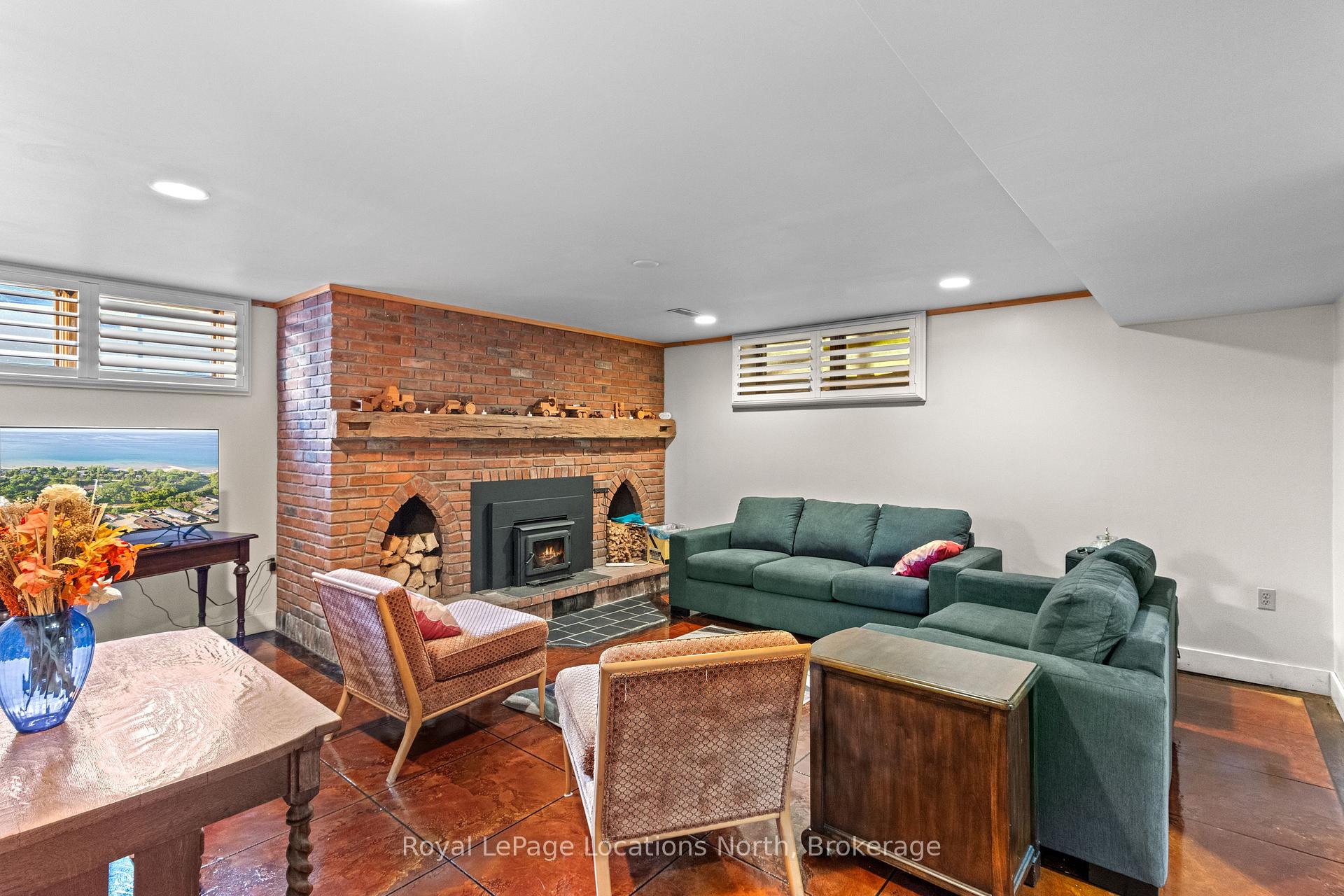 Photo 33 of 24 Oliver Crescent, Collingwood — HOMEH