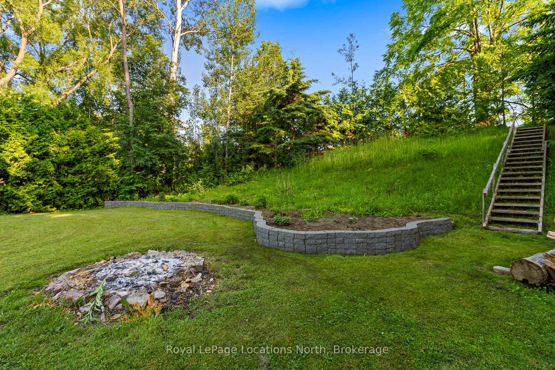 Photo 48 of 24 Oliver Crescent, Collingwood — HOMEH