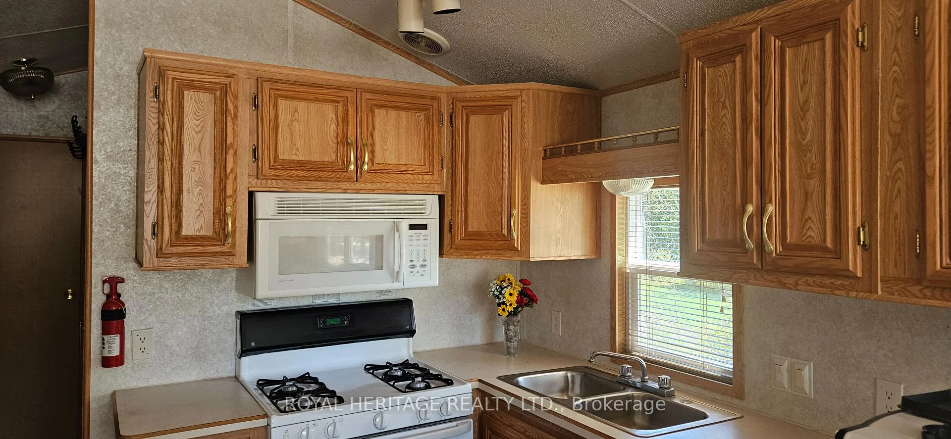 Photo 7 of 1061 Gull Lake Road, Frontenac, Frontenac North — HOMEH