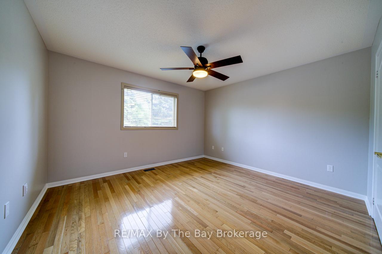 Photo 14 of 39 Rose Valley Way, Wasaga Beach — HOMEH