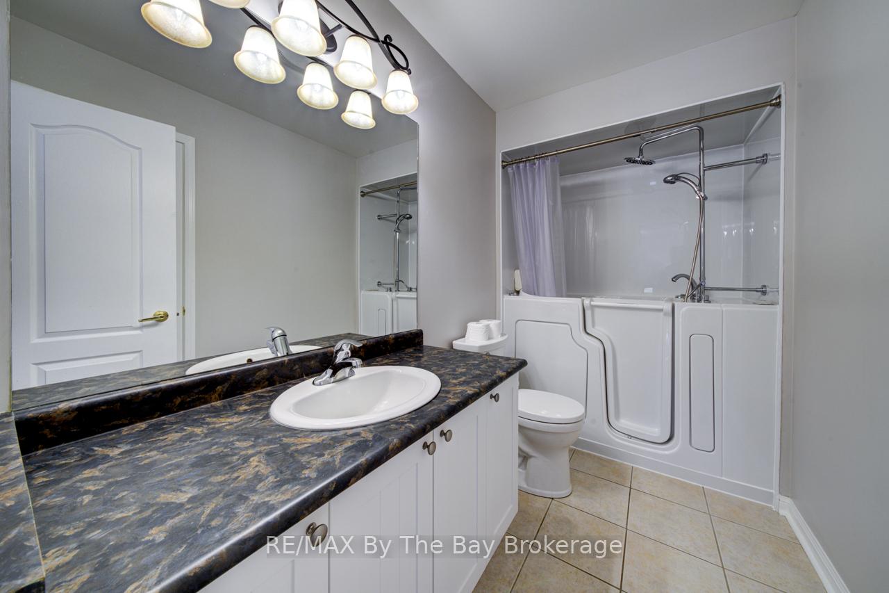Photo 17 of 39 Rose Valley Way, Wasaga Beach — HOMEH