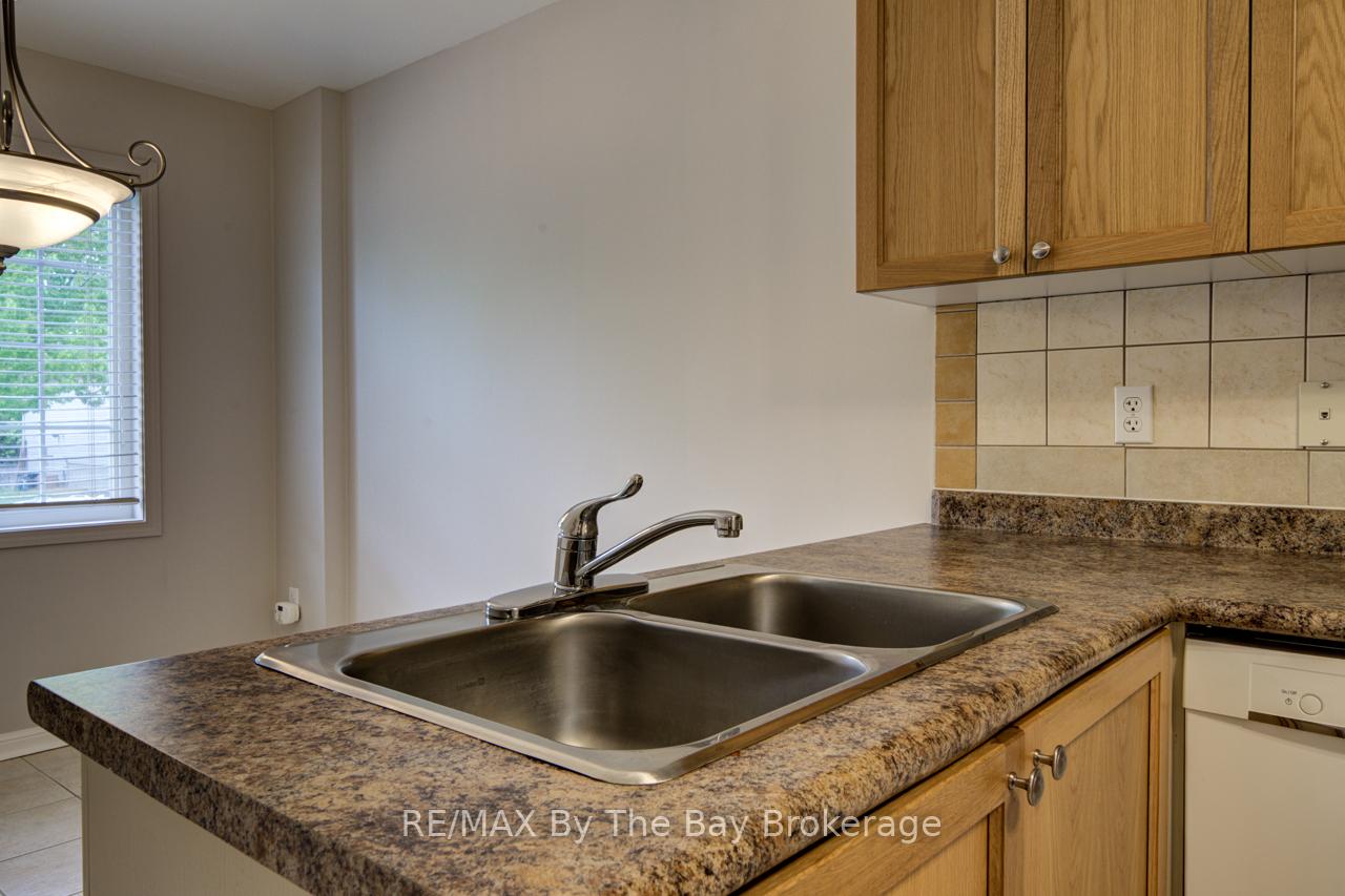 Photo 25 of 39 Rose Valley Way, Wasaga Beach — HOMEH