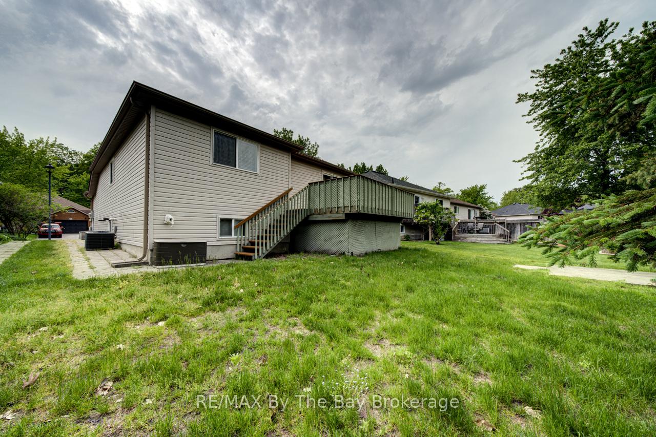 Photo 29 of 39 Rose Valley Way, Wasaga Beach — HOMEH