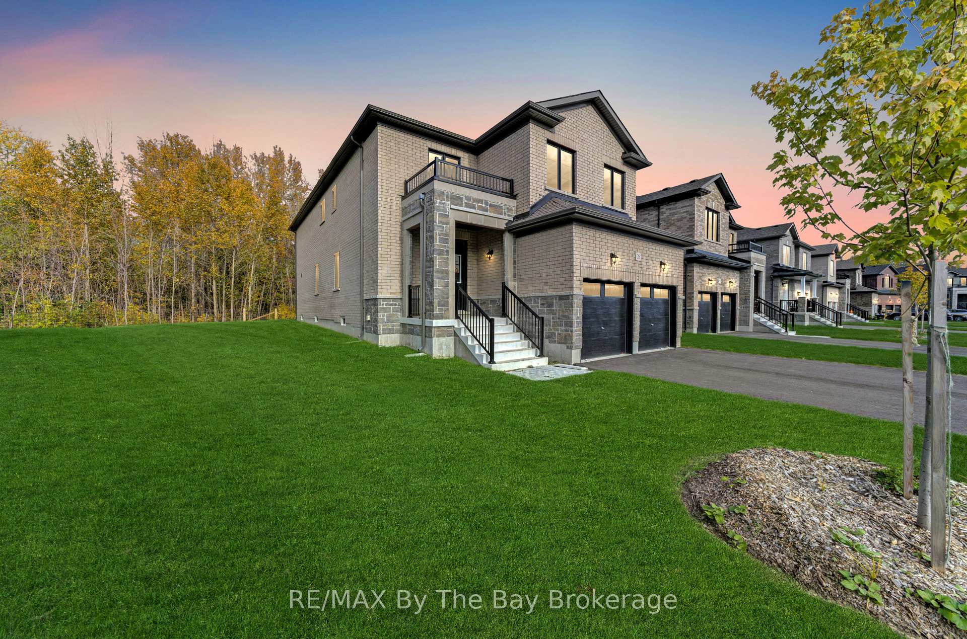 Photo 2 of 26 Amber Drive, Wasaga Beach — HOMEH