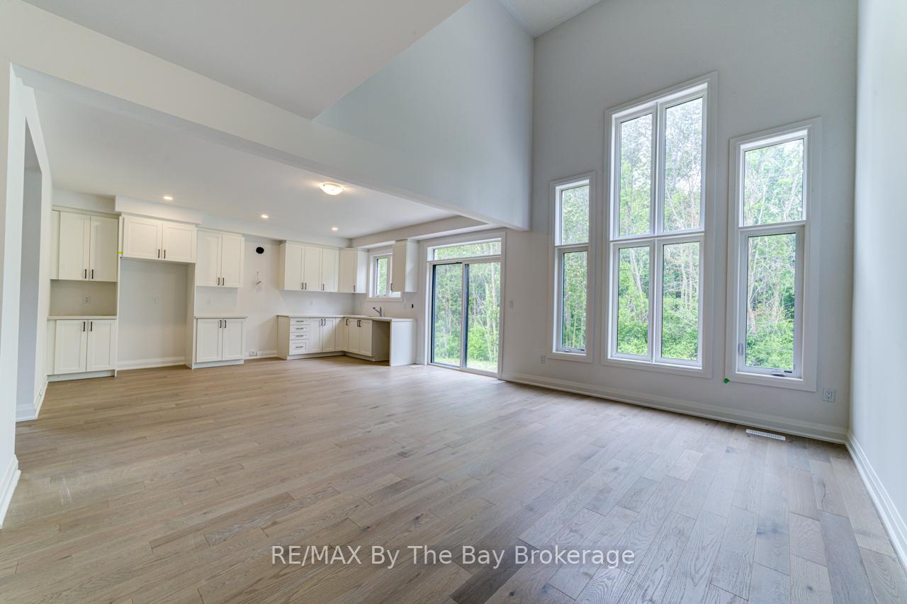 Photo 7 of 26 Amber Drive, Wasaga Beach — HOMEH