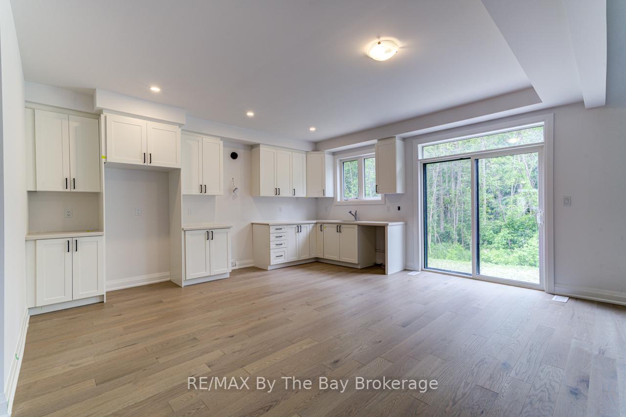 Photo 8 of 26 Amber Drive, Wasaga Beach — HOMEH