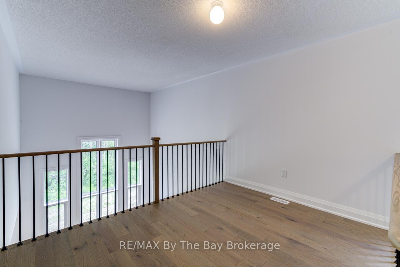 Photo 12 of 26 Amber Drive, Wasaga Beach — HOMEH