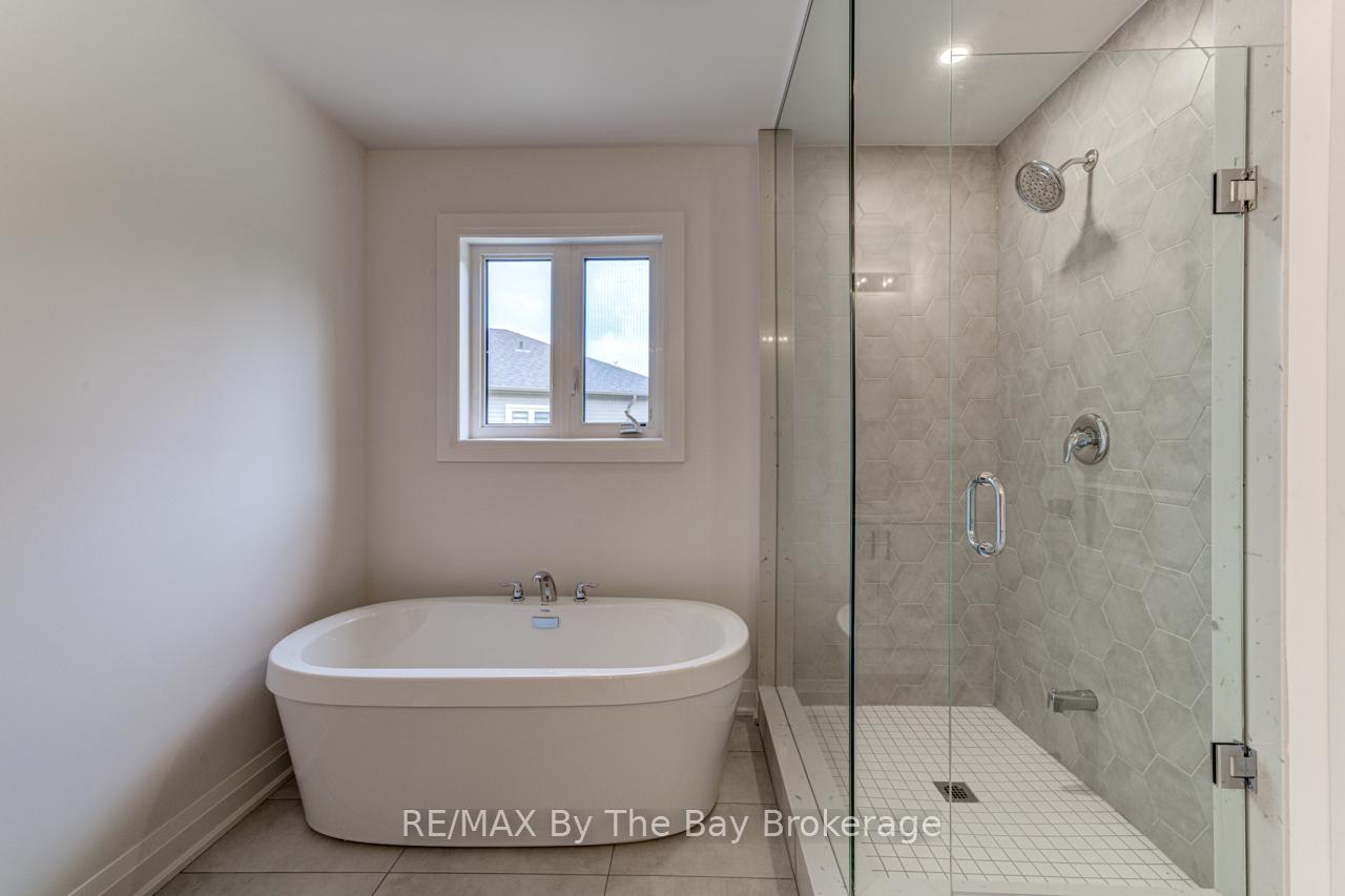 Photo 17 of 26 Amber Drive, Wasaga Beach — HOMEH
