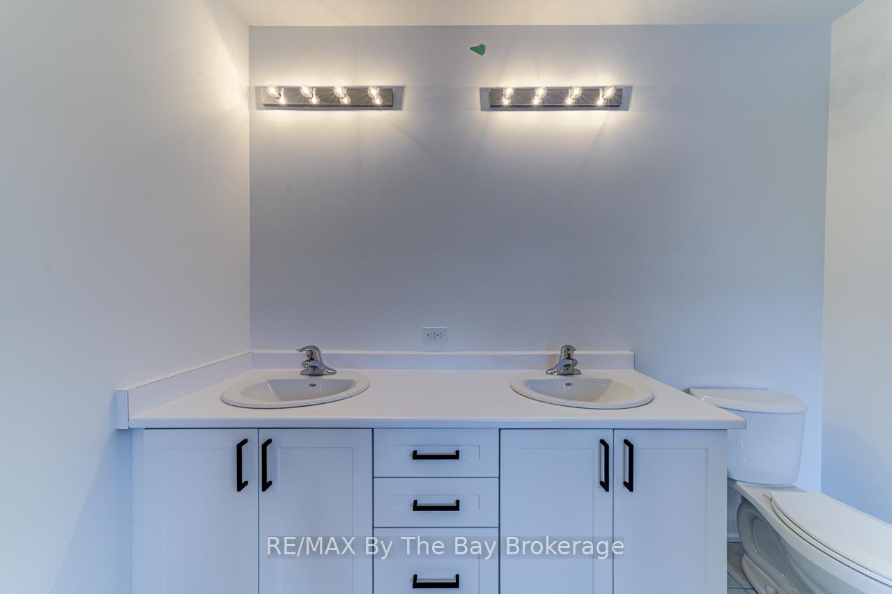 Photo 19 of 26 Amber Drive, Wasaga Beach — HOMEH