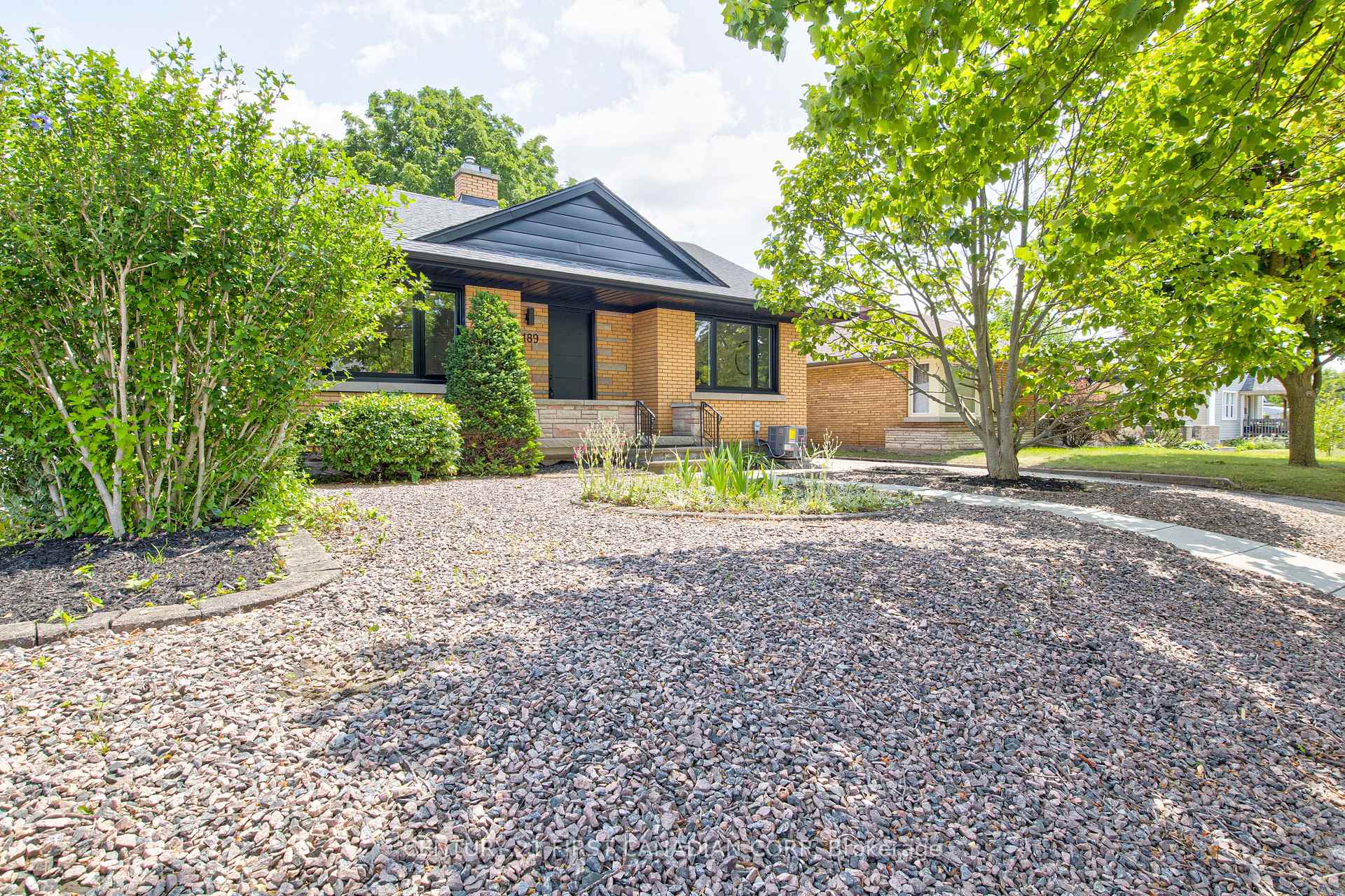 Photo 3 of 189 Eighth Avenue, Kitchener, Vanier - Kitchener — HOMEH