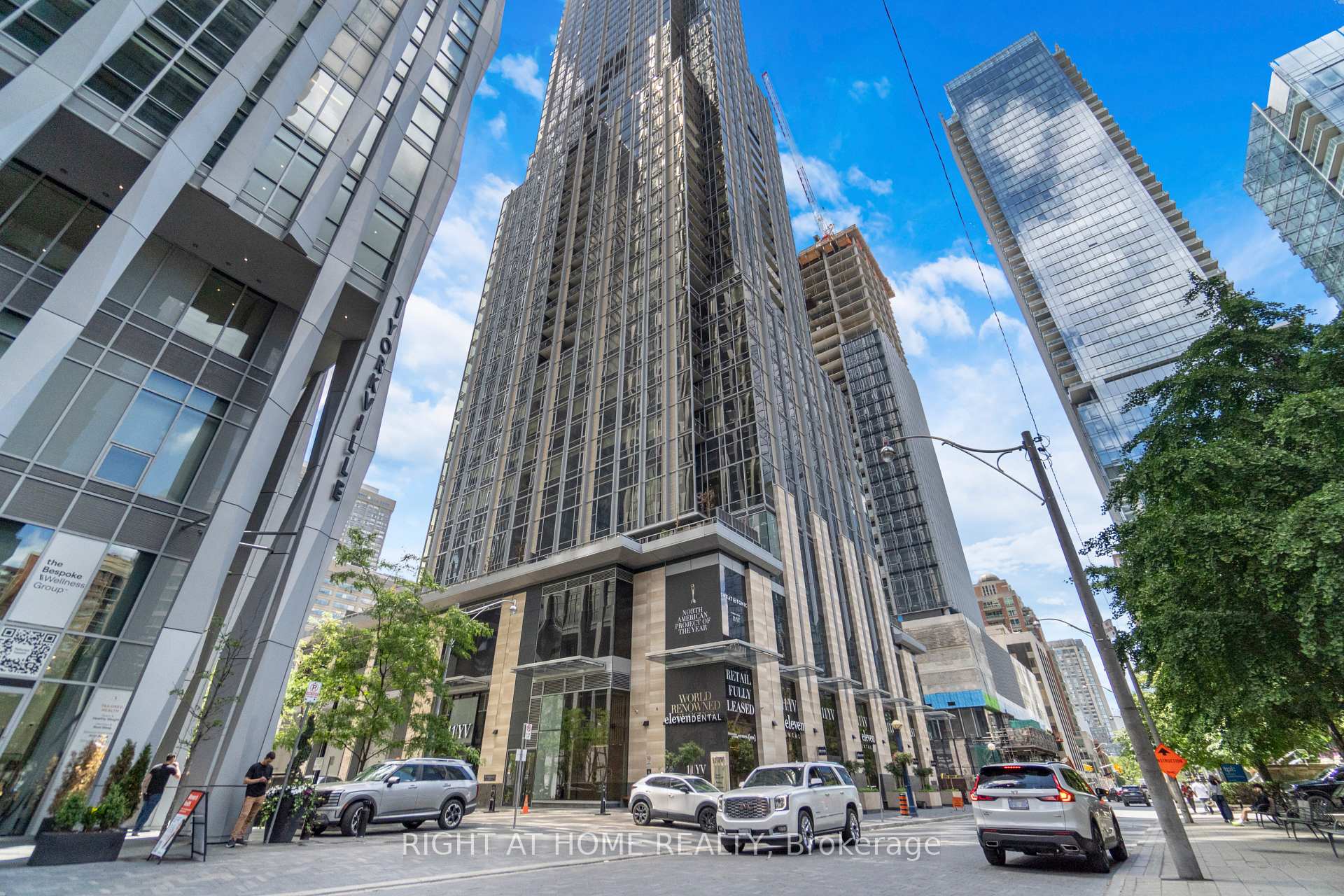 Photo of Unit 2113, 11 Yorkville Avenue