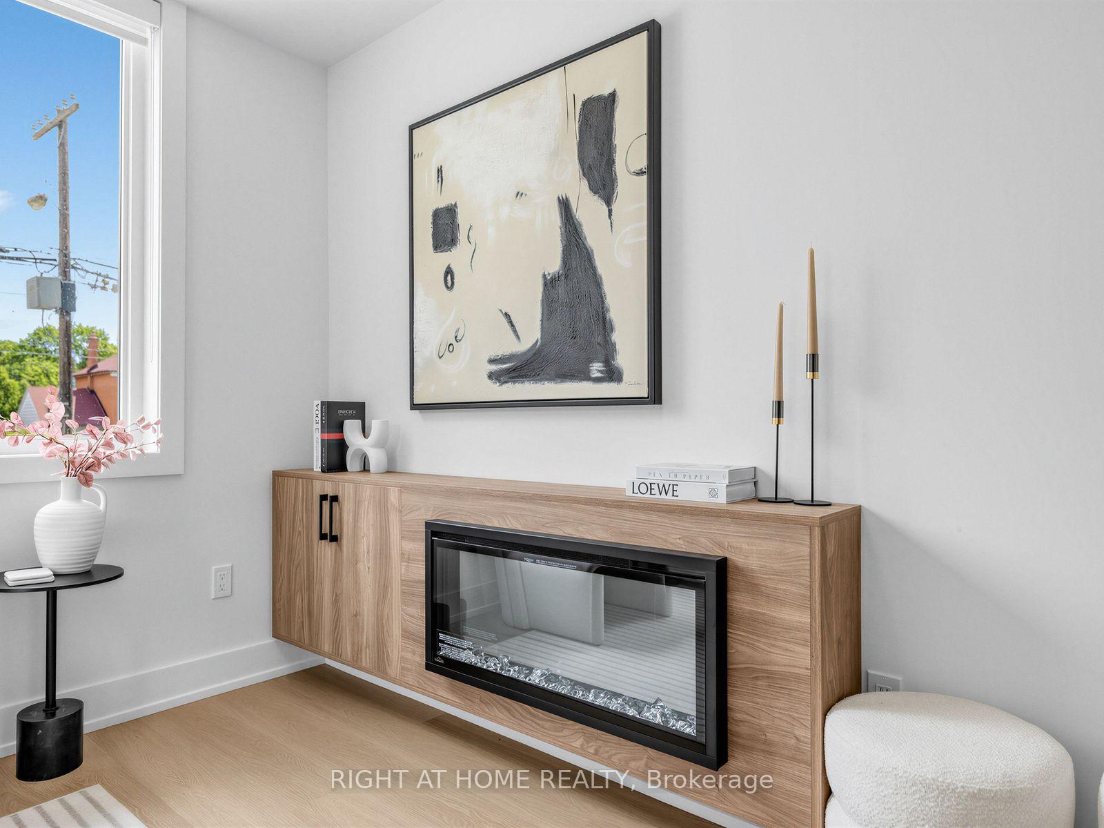 Photo 4 of Unit Unit C, 1416 Islington Avenue, Etobicoke, Princess-Rosethorn — HOMEH