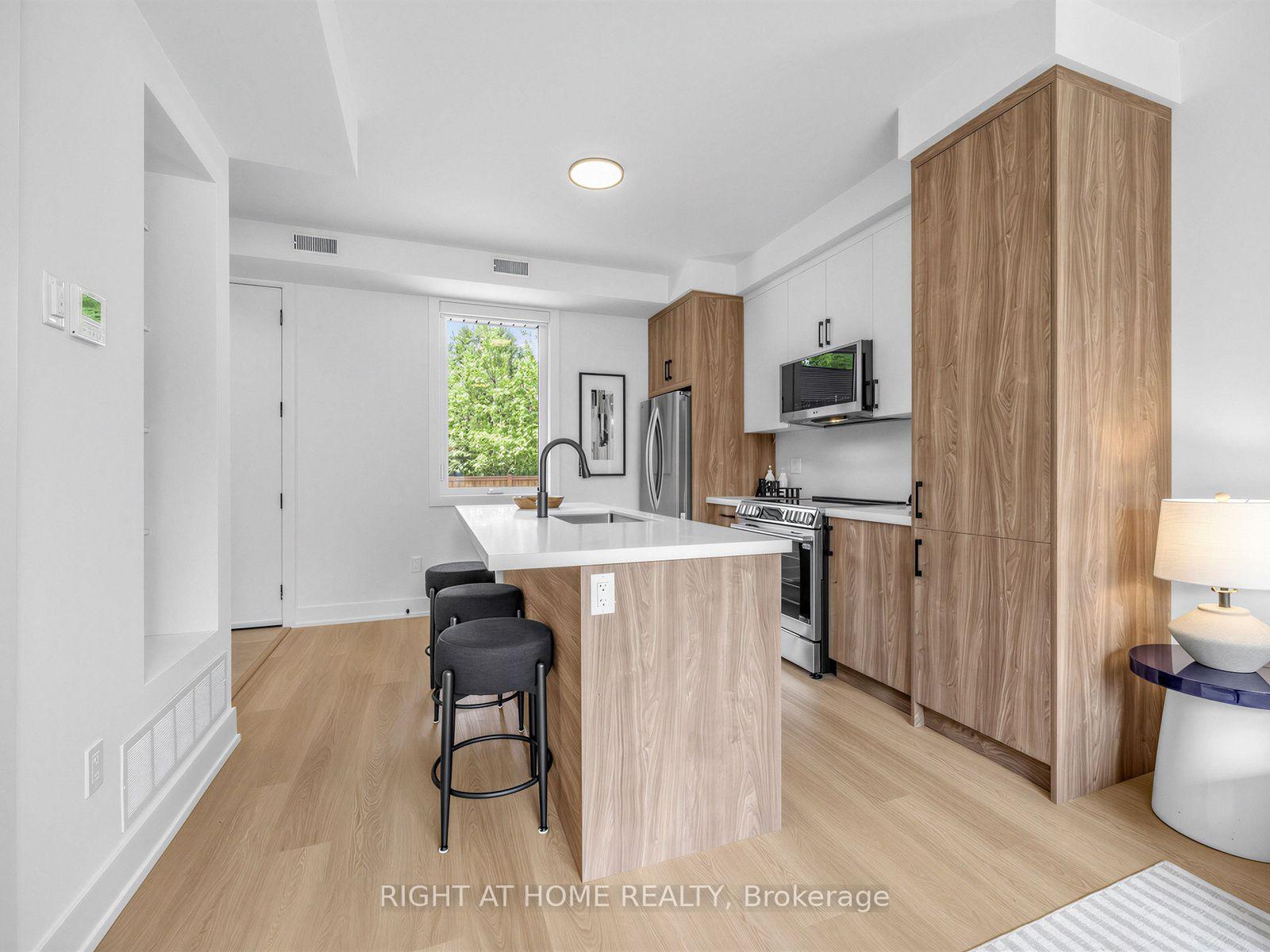 Photo 7 of Unit Unit C, 1416 Islington Avenue, Etobicoke, Princess-Rosethorn — HOMEH